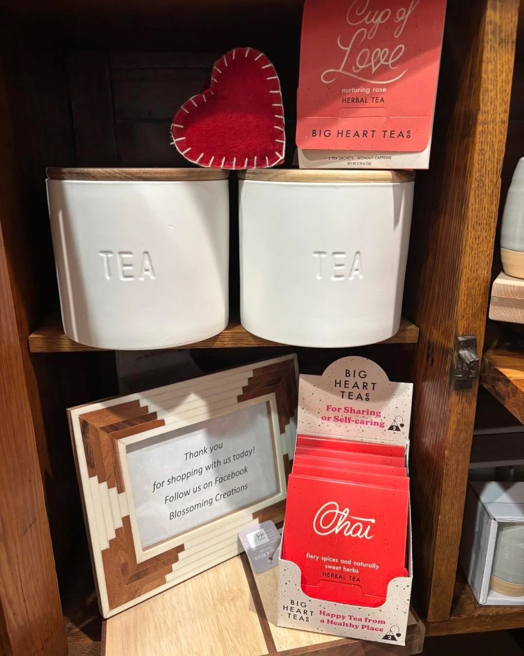 For our tea drinkers!  Add a cute mug and what a darling gift 💝