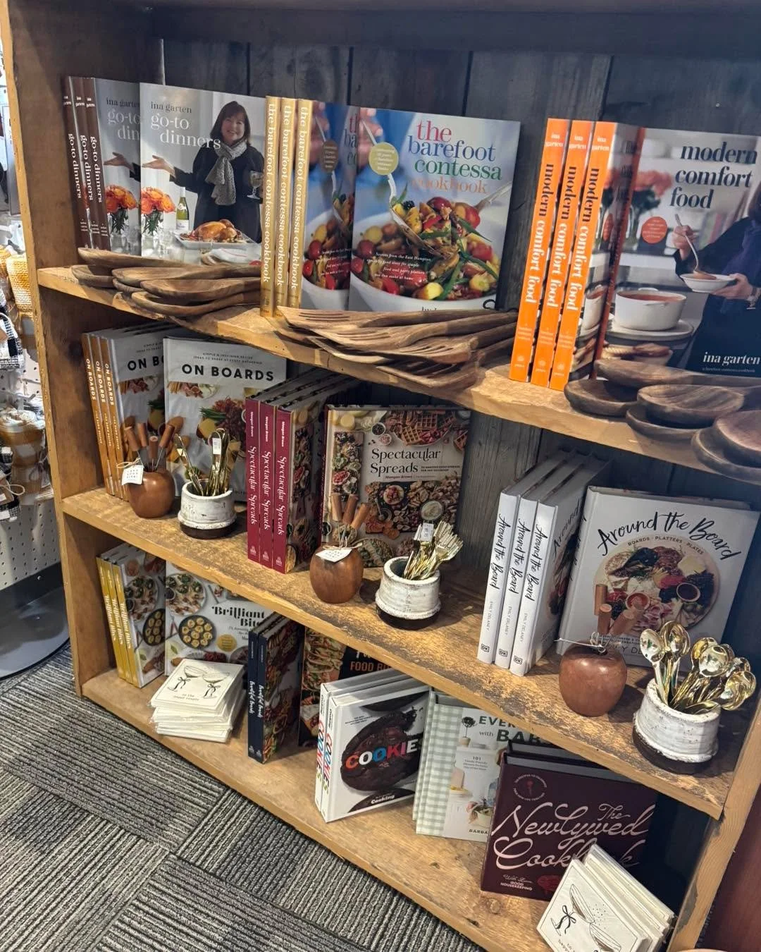 Love these cookbooks!  I am a recipe and picture girl!  These are so nice!  Great for yourself or gift giving.  Add them to a personalized board -they are such a great gift💝