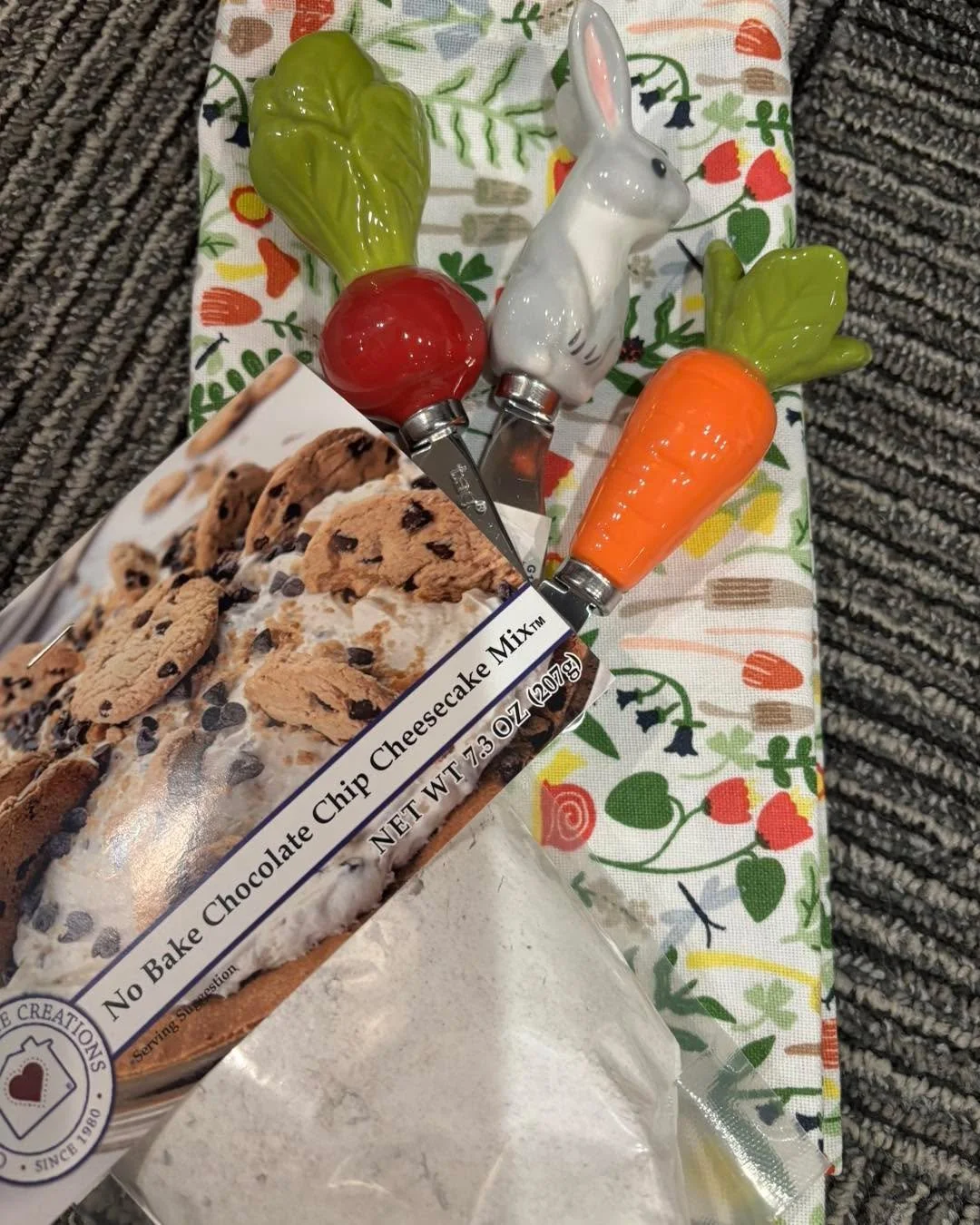 Love this little set! 😉. How cute for Spring❤️ Peter Rabbit has always been my favorite 🐰