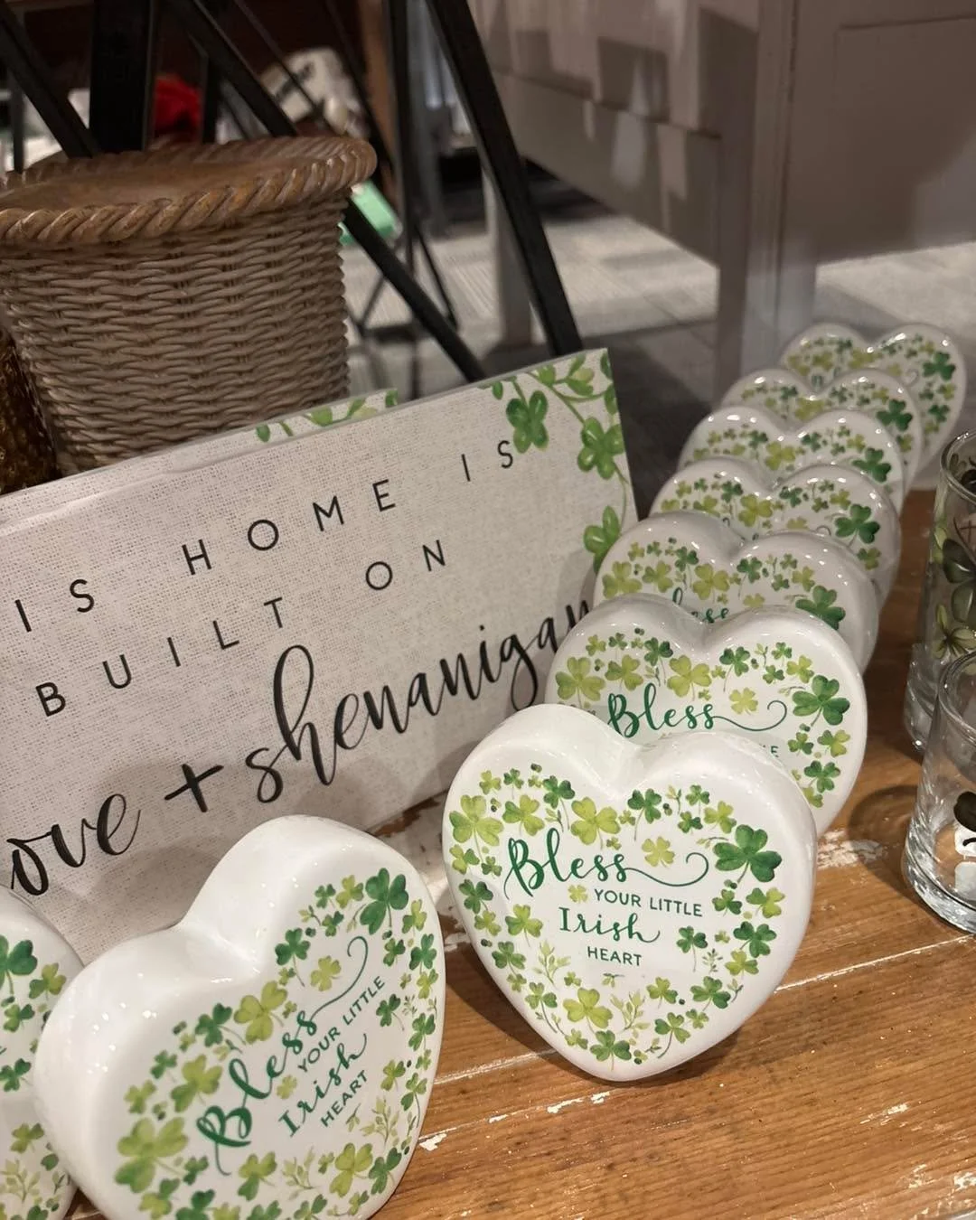 Cute for a nice little &ldquo;thank you&rdquo;or gift ☘️
$9.99 perfect price ☘️