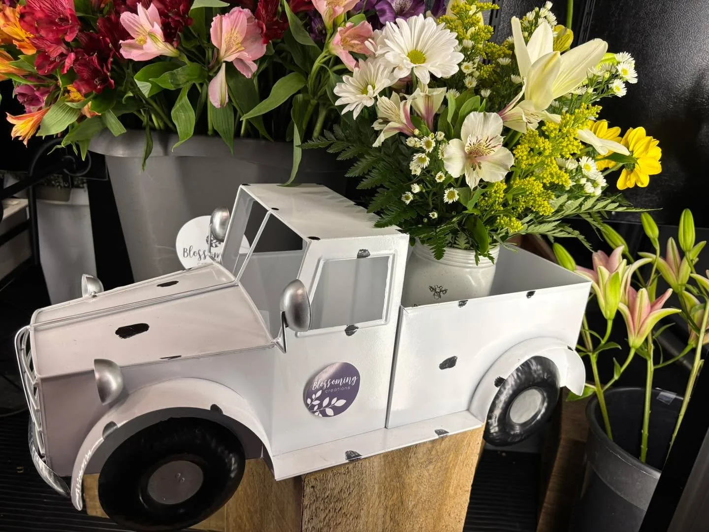 Remember Blossoming Creations for your floral delivery!  712-852-4855
Nothing better than those unexpected times when you are greeted with flowers! 💐