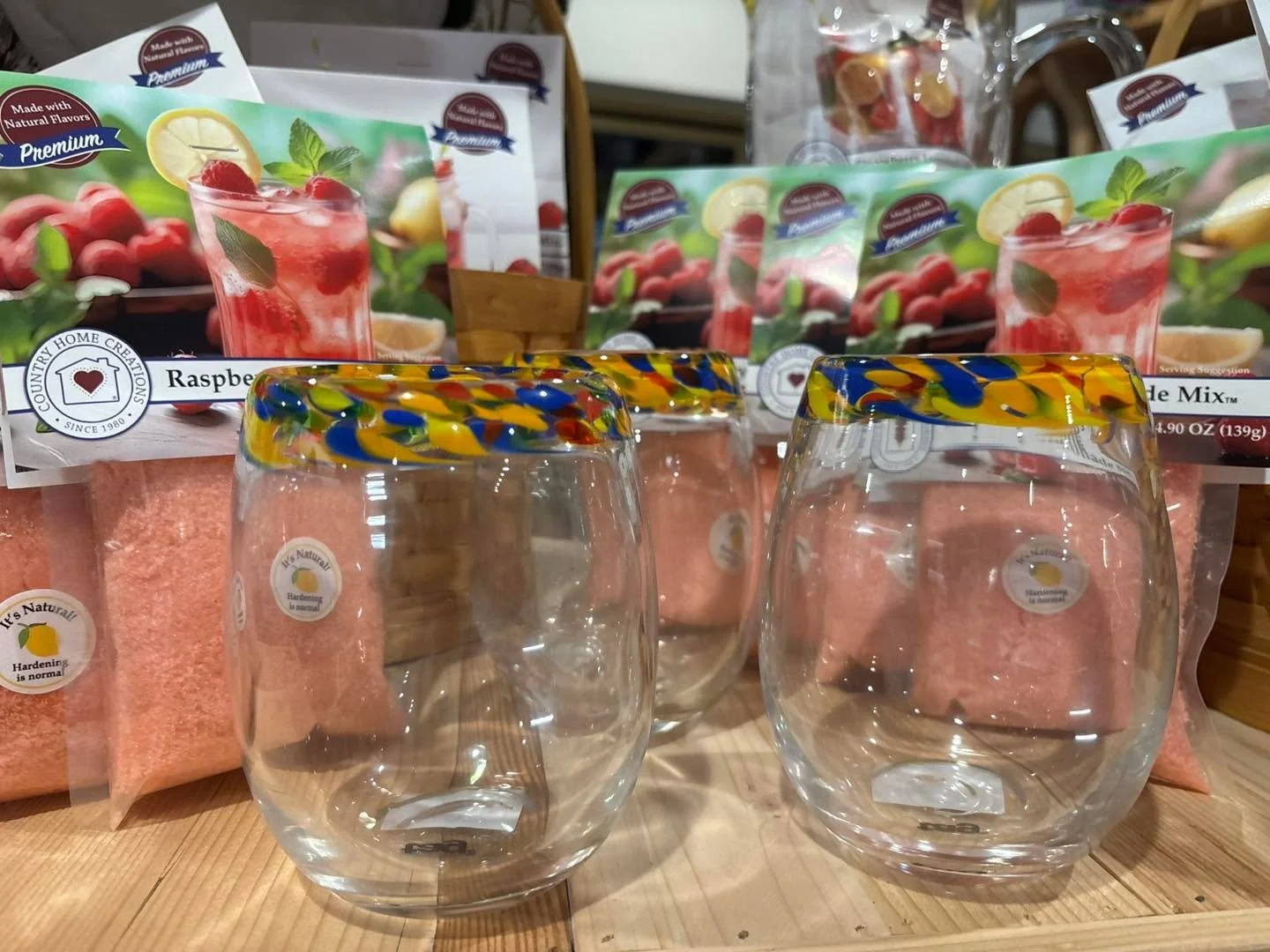 These glasses and matching pitcher!  So cute! 👀