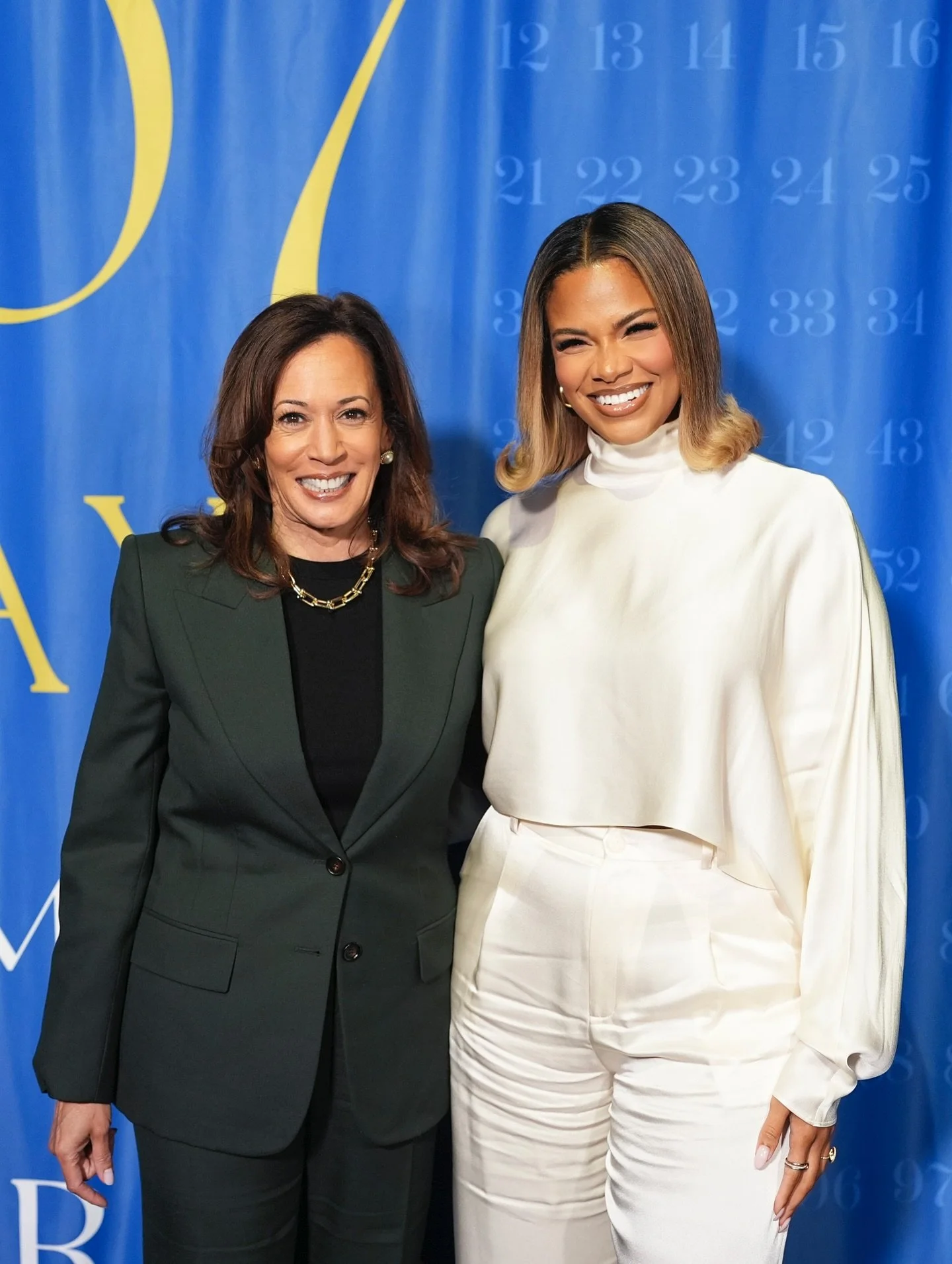 BIG SISTER GENERALS REPORTING FOR DUTY 🫡📖🤍🥹 It was one of the greatest honors of my life &amp; career to serve as moderator for THE MVP, @kamalaharris on her book tour stop in my home - the DMV 💙 And honey, we had a BALL! Thank you Vice Presiden