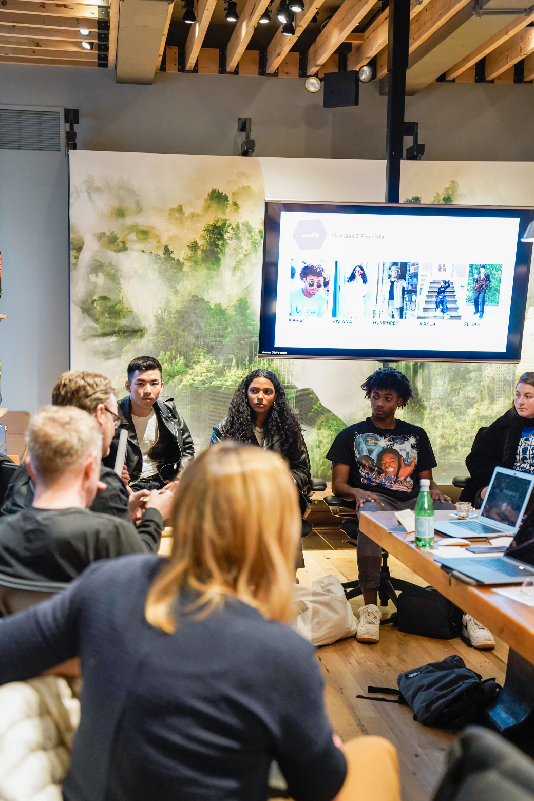   CO-CREATION SESSIONS   Partner with consumers and influencers to iterate and rapidly prototype new ideas 