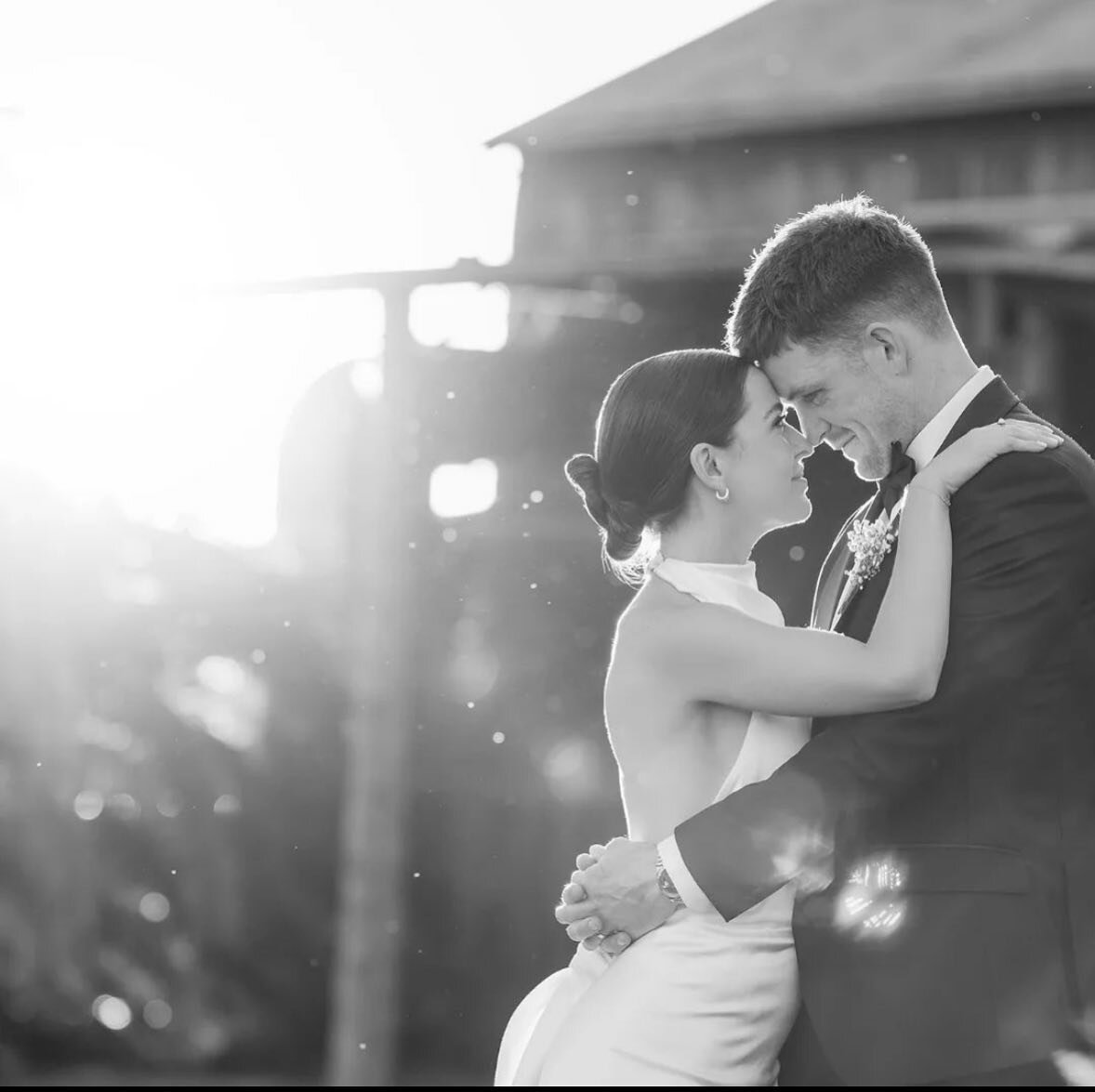 Are you ready to make some magical wedding memories? ✨

Are you newly engaged and starting to bring all the moving pieces together and plan a wedding? 💕

If your looking for a marriage celebrant in the regions of Riverina or North Eastern Victoria -