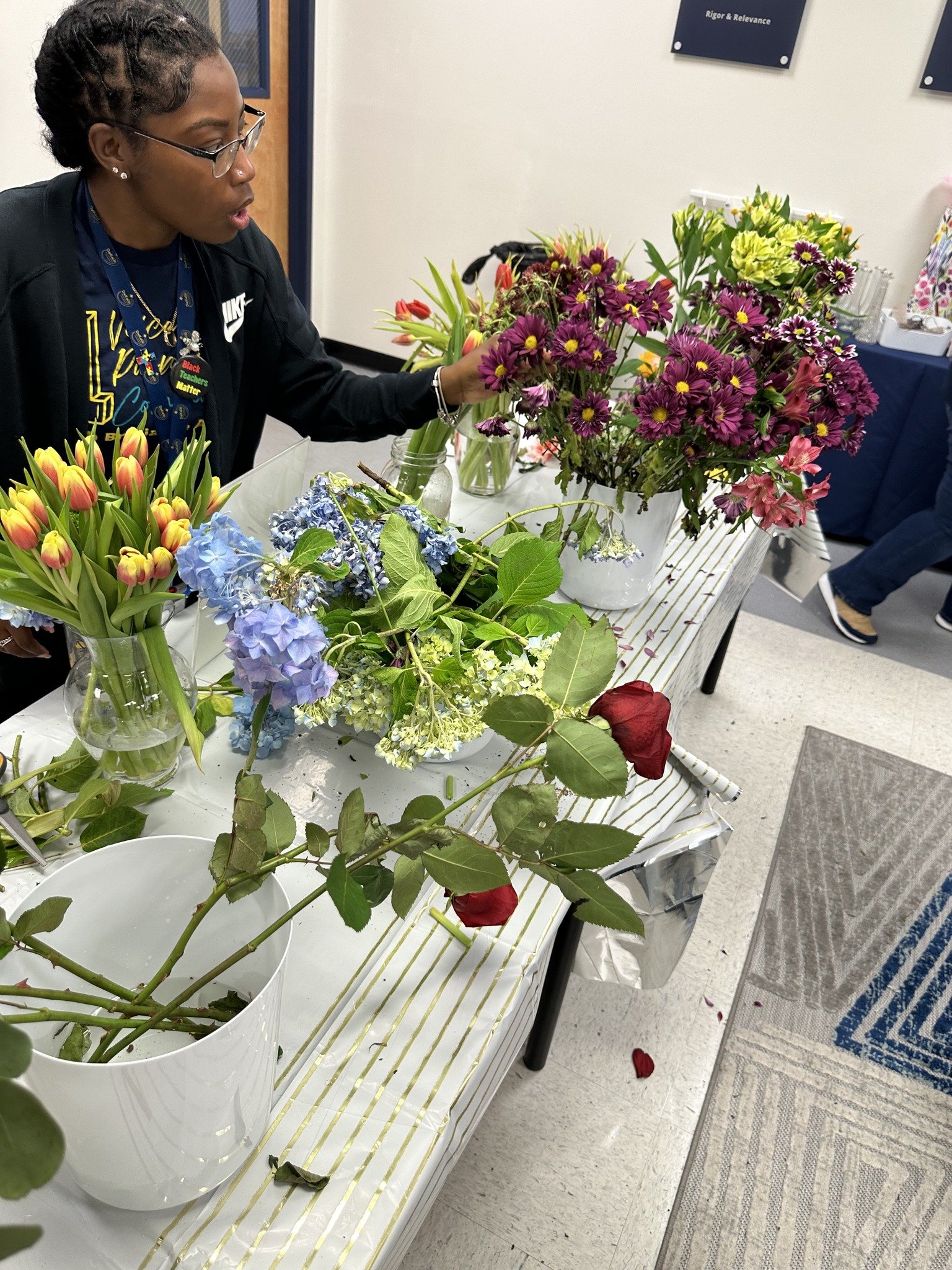 Let's bloom with gratitude! 🌼✨ Our DBA teachers kicked off their week of celebration by crafting beautiful flower bouquets as tokens of our appreciation. 🌺🎉 Here's to the incredible educators who nurture minds and hearts every day! #TeacherAppreci