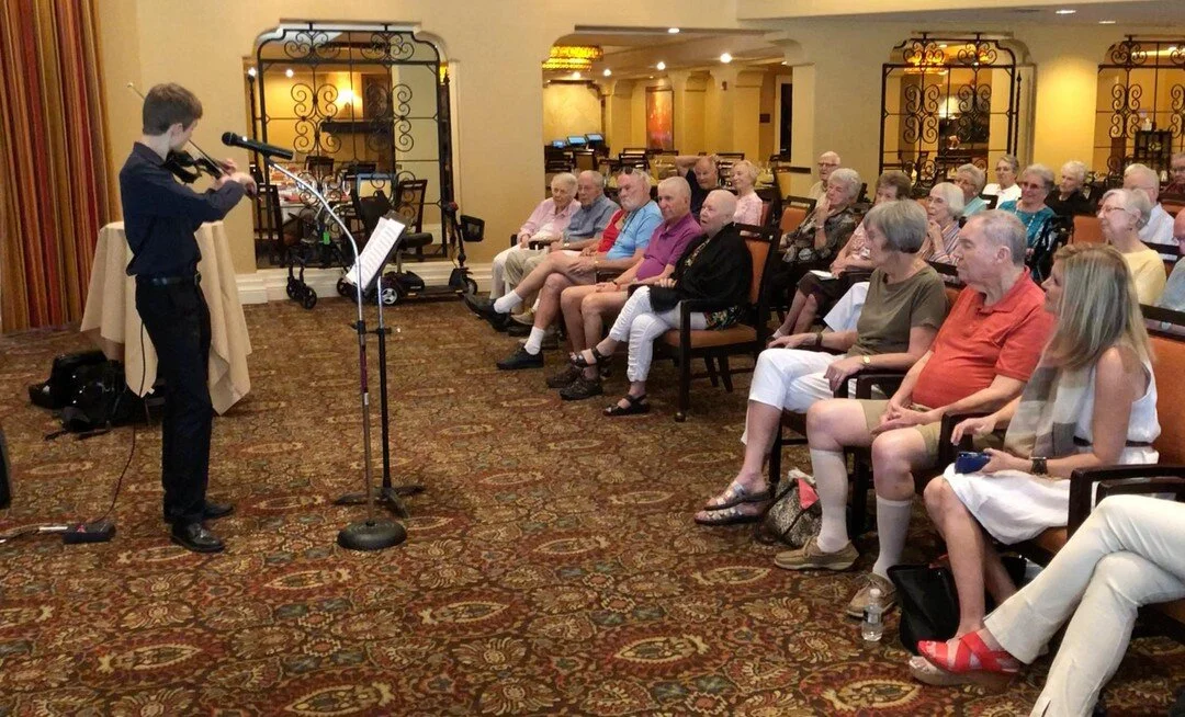 Performance at Splendido Retirement Center in Tucson, Arizona. ⁠
⁠
⁠
⁠
⁠
#retirementhome #givingback #violin #performance #music4happiness #music #entertaining