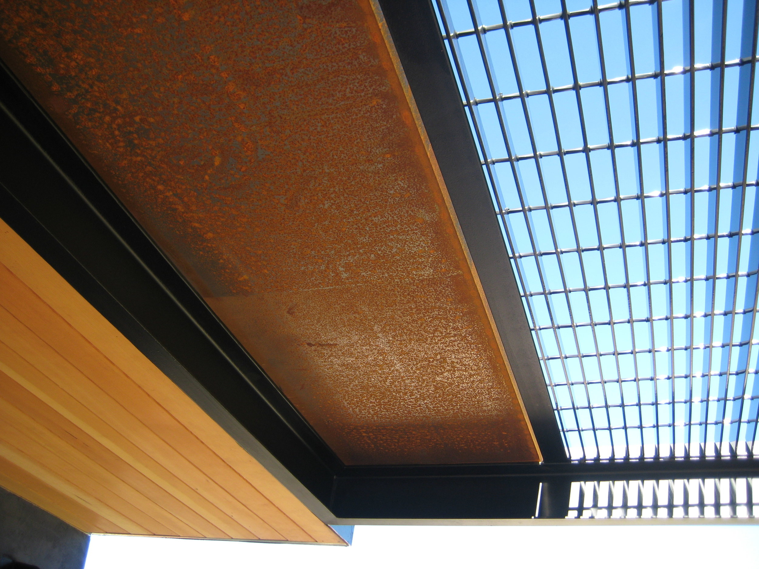 SS_PROCESS_012810_178_LB_detail @ deck trellis.JPG