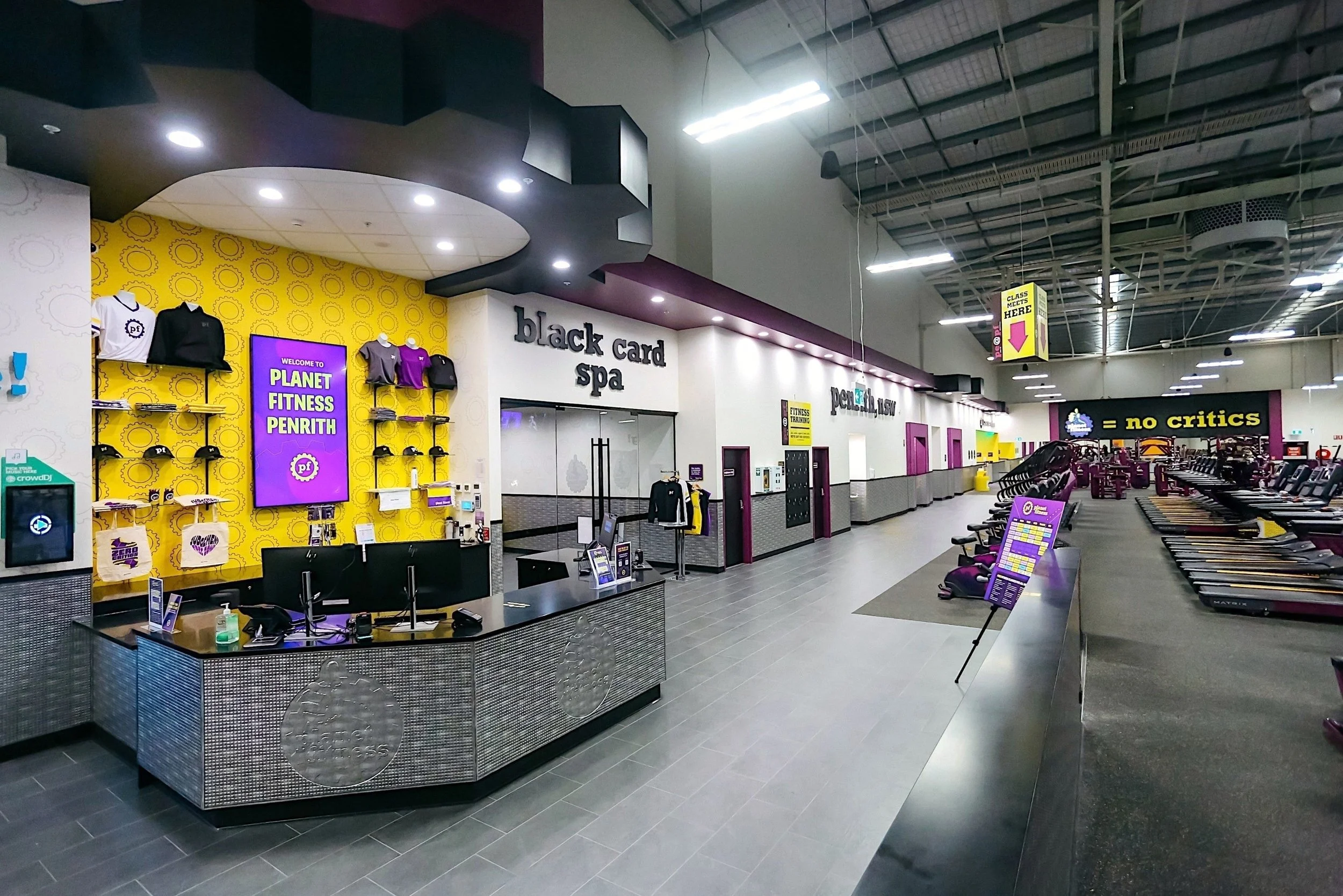 Planet Fitness Penrith_Reception Desk and Shelving Joinery_NMJ.jpg