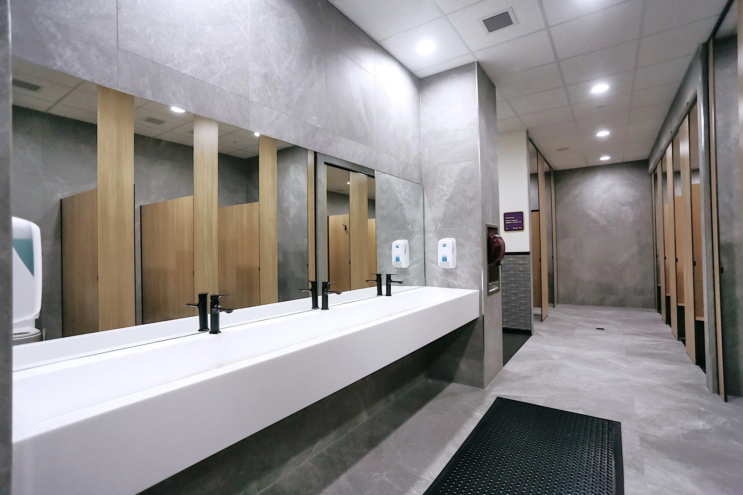 Planet Fitness Penrith_Bathroom Joinery2.jpg