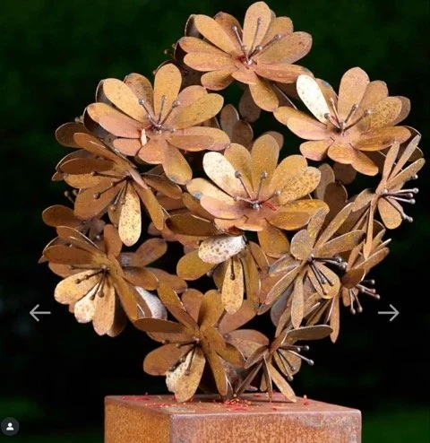 Flower cube by Mel Rayski Mati