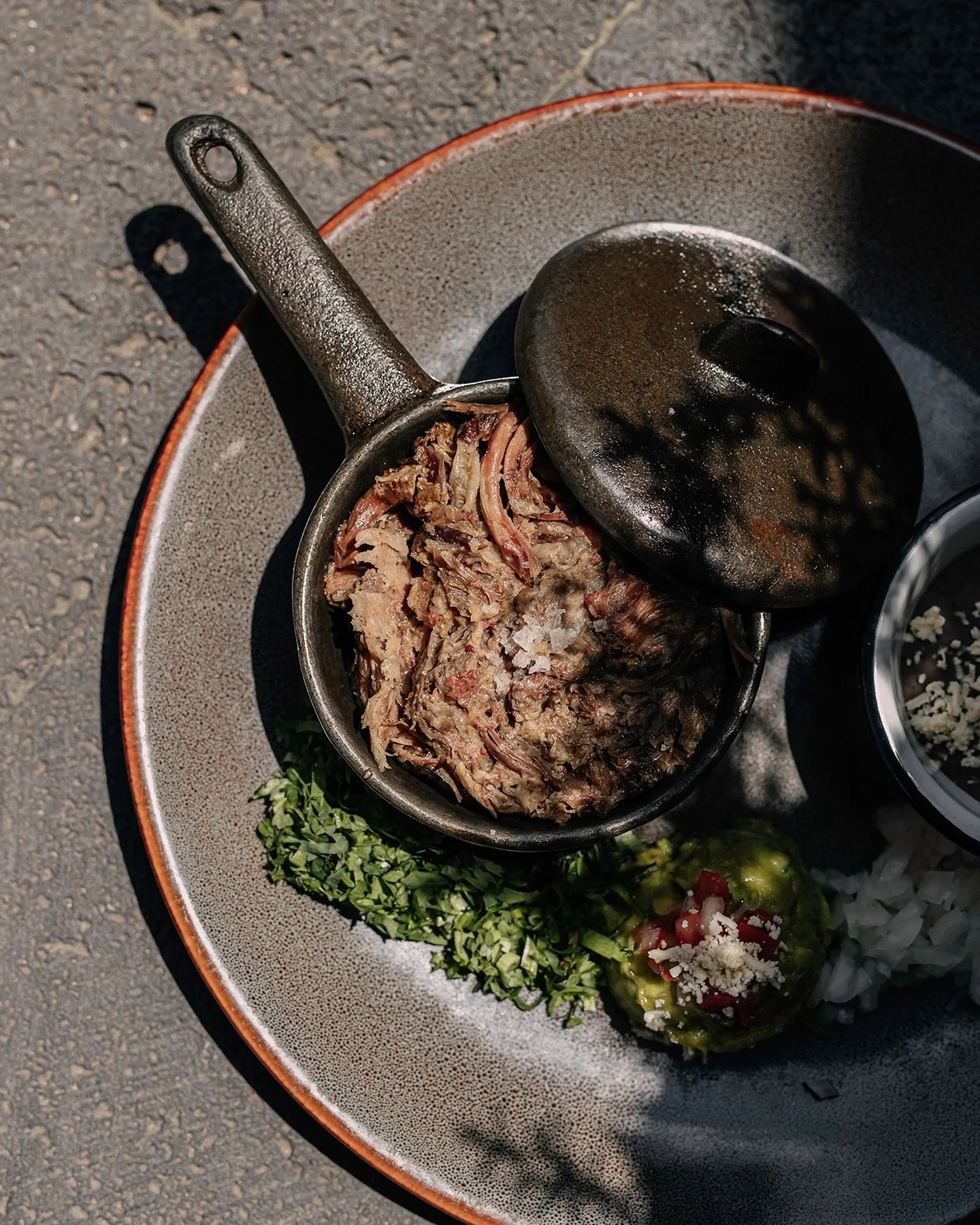 Barbacoa de hoyo

📍La Tequila Av. M&eacute;xico 
📍La Tequila Le&oacute;n