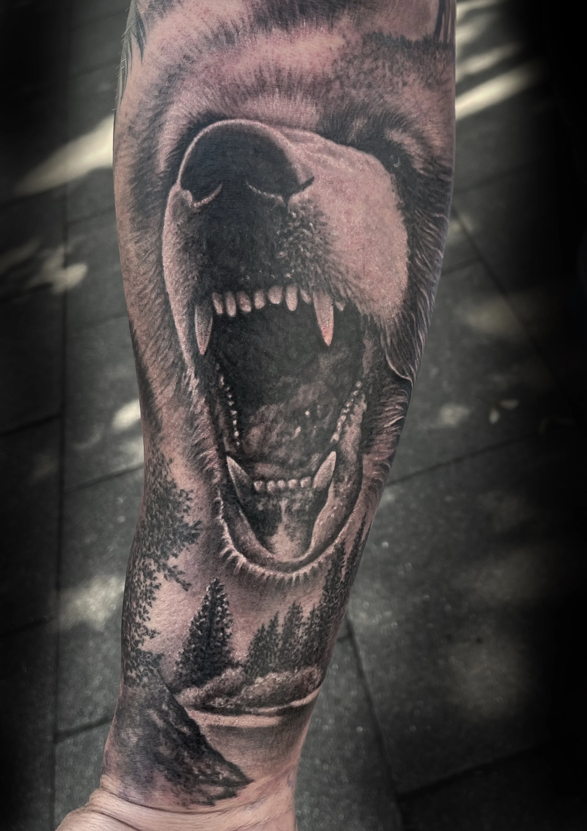 Bär Tattoo Wald Arm