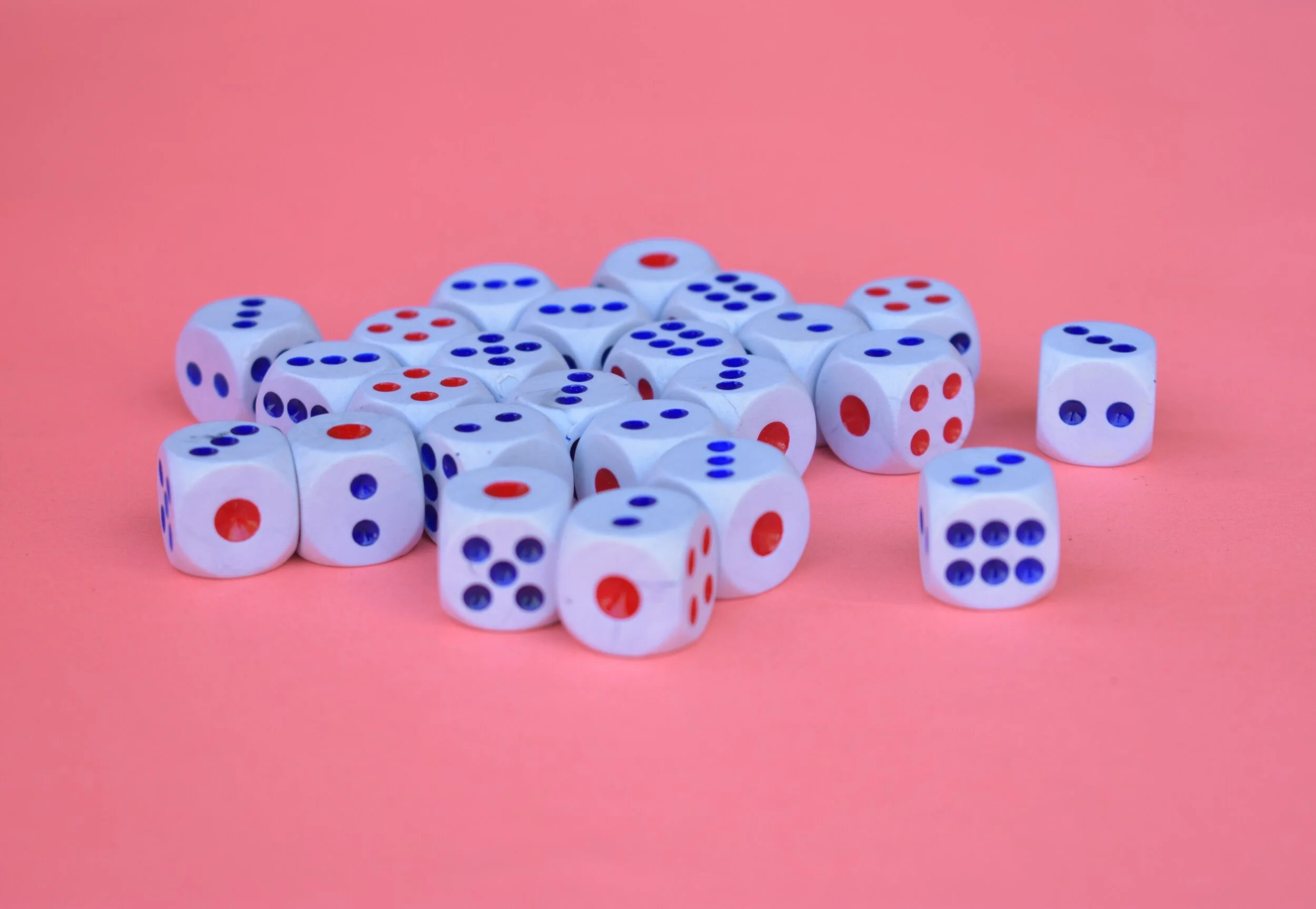 blue-red-and-white-dice-1225131.jpg