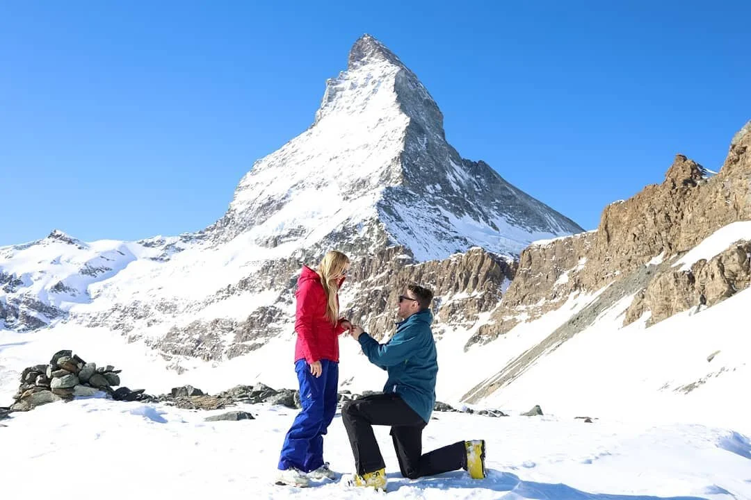 Finally sorted out that wobbly knee 💍
___

Met this lady (😍) 6 years ago in the mountains and there's no doubt it's part of who we are. I can't wait for all the mornings to come, waking up together ready for another adventure ⛷️🏄&zwj;♀️🧗&zwj;♀️🏃