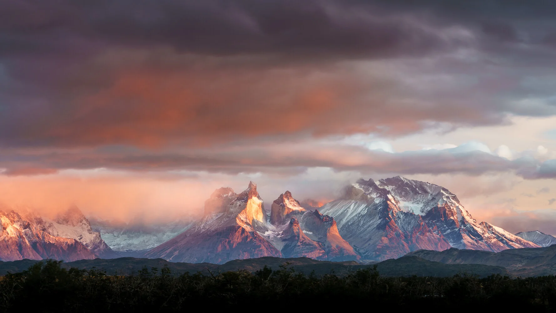 Sunrise Cuernos del Paine