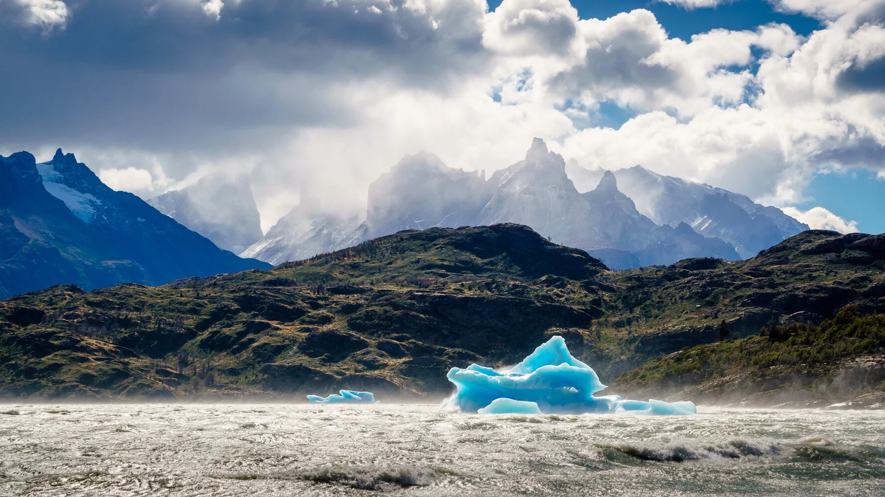 Blue giant on Lago Grey