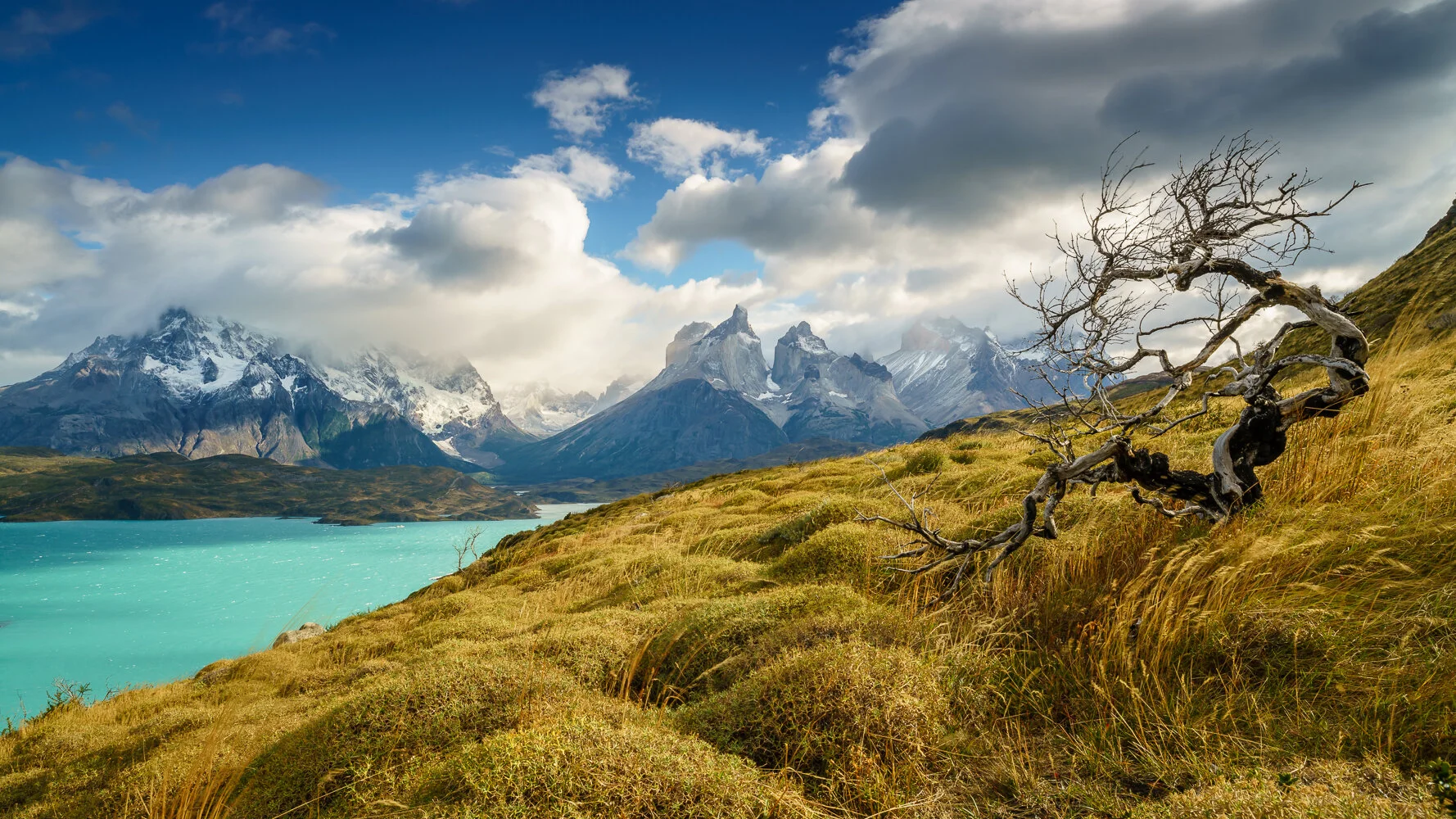 Lago Pehoe - Los Cuernos del Paine