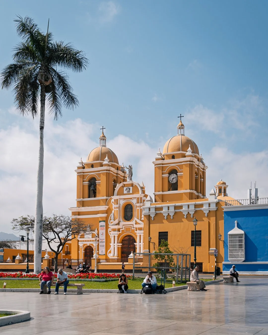 Trujillo – the City of Eternal Spring. #trujillo #peru🇵🇪 #southamerica #cityscapes #bocklet
#iveco
#ivecocampervans
#ivecodaily4x4
#daily4x4
#customcamper
#overland
#overlander
#offroad
#outdoor
#roadtrip
#lifeofadventure
#expeditionmobile