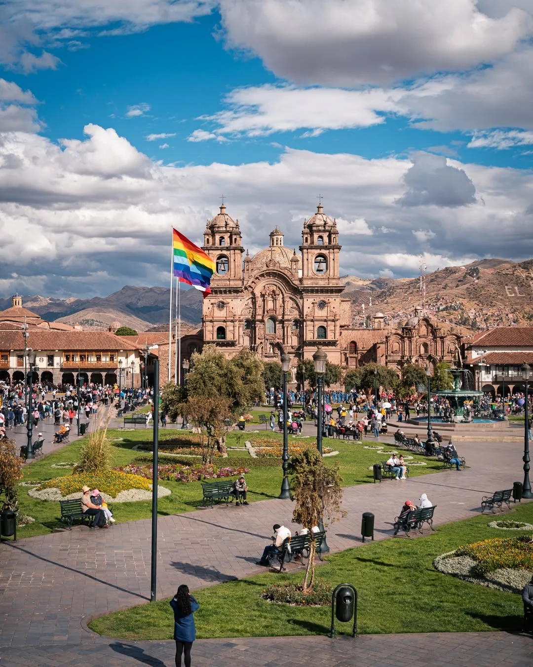 Cusco: City of the Incas 🇵🇪. #cusco #cityoftheincas #peru🇵🇪 #cityscapes #bocklet
#iveco
#ivecocampervans
#ivecodaily4x4
#daily4x4
#customcamper
#overland
#overlander
#offroad
#outdoor
#roadtrip
#lifeofadventure
#expeditionmobile
#expeditiontruc