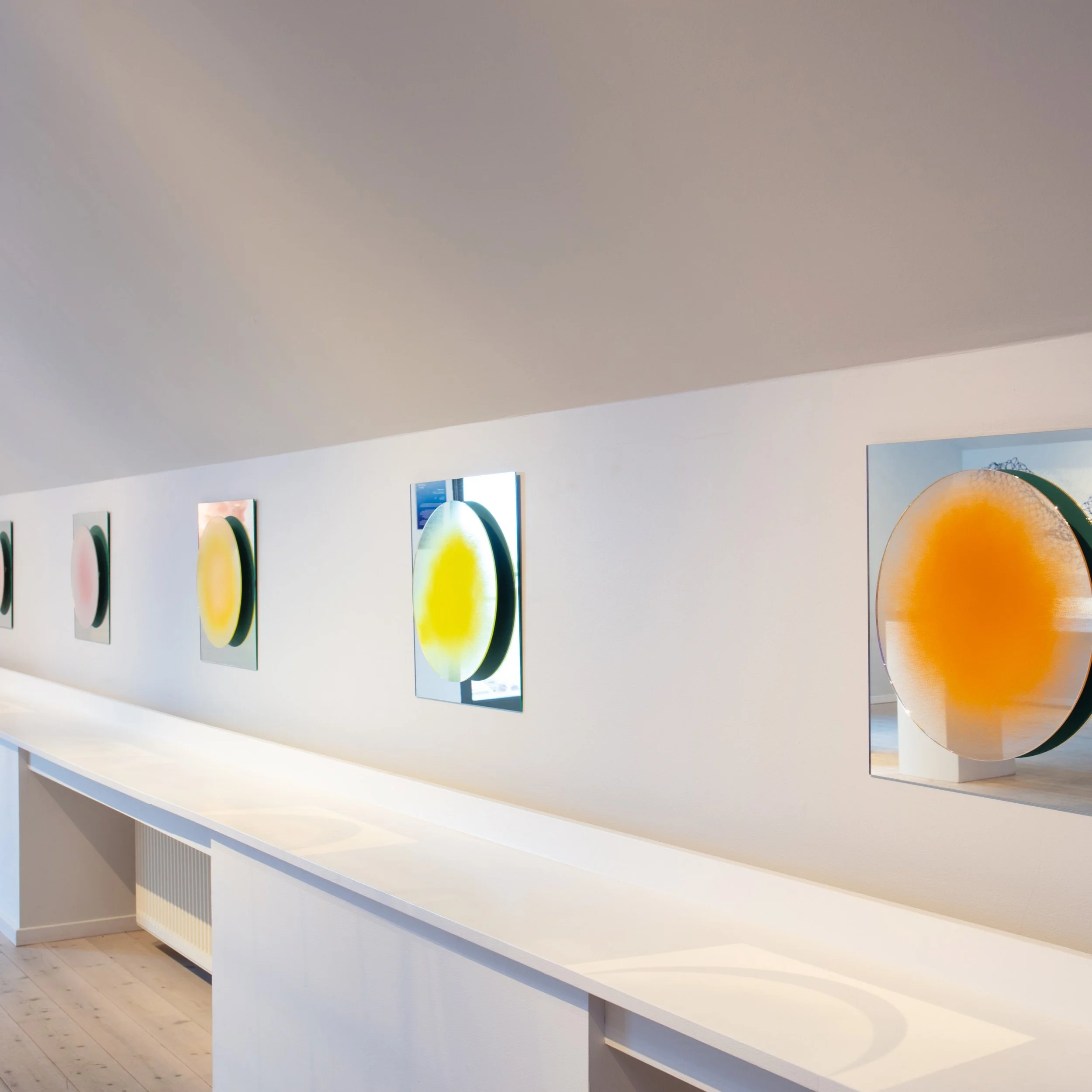 Still time to experience AT KOMME HJEM at @bornholm_center_kunsthandvaerk, Bornholm 💙
If you are visiting Bornholm for Folkem&oslash;det and find yourself needing a quiet pause from the buzz, Gr&oslash;nbechs G&aring;rd is only a short trip away.
St