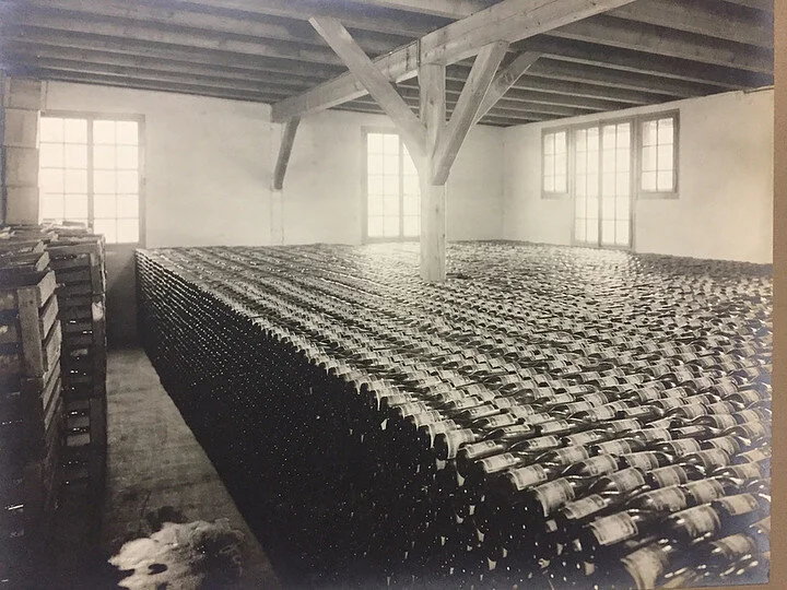 Eptinger Glasflaschenlager historisch