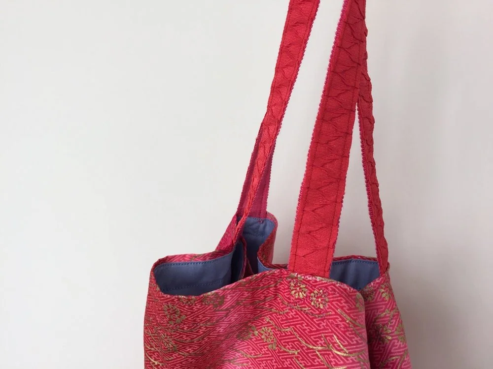 https://i.etsystatic.com/16099781/r/il/c4ff0b/1713753170/il_fullxfull.1713753170_smig.jpg