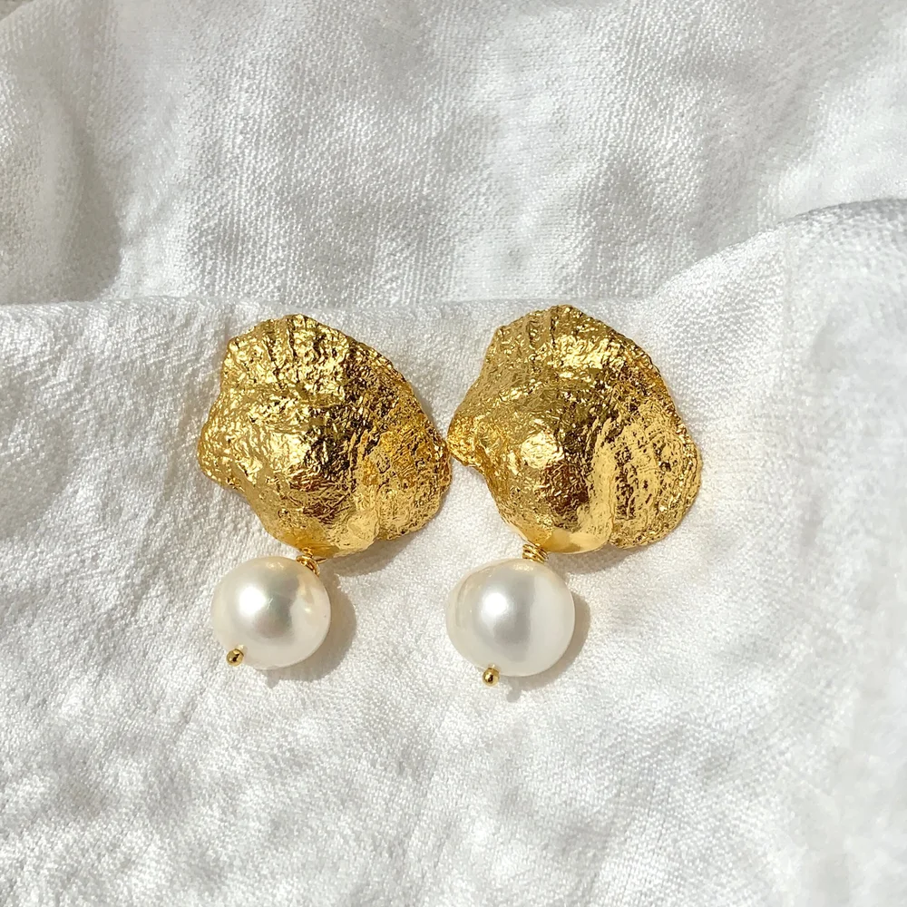 Oyster Shell Pearl Earrings NURNEI