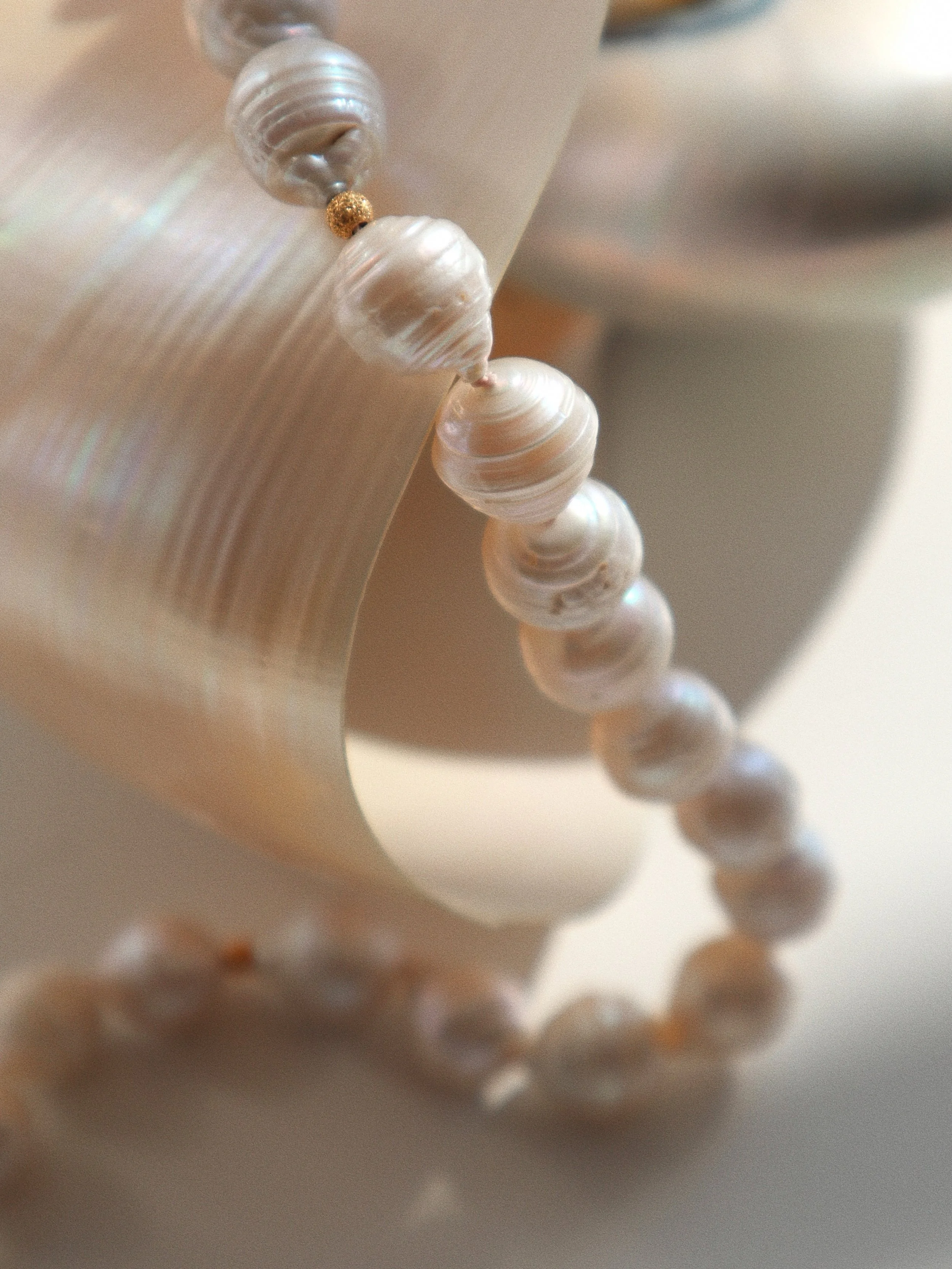 Inspired by nature, designed with intention ✨
.
.
.
#nurnei #handmadejewellery #pearlnecklace #shells #inspiration