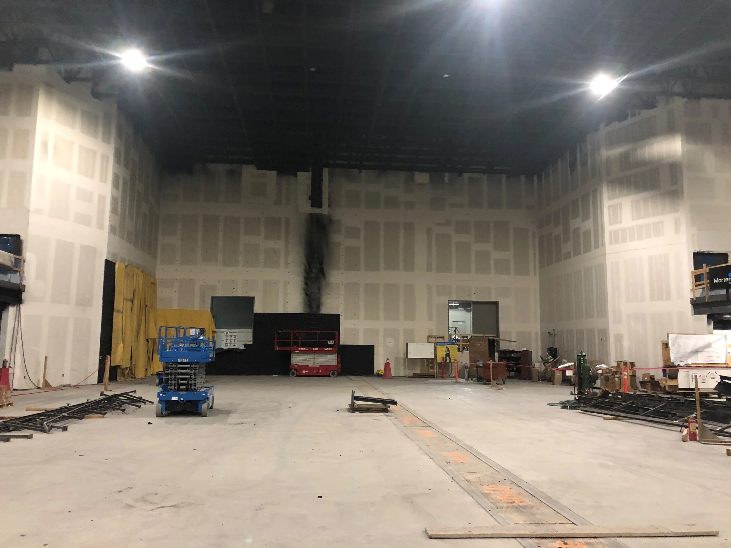 4120-Main Stage Walls.jpg