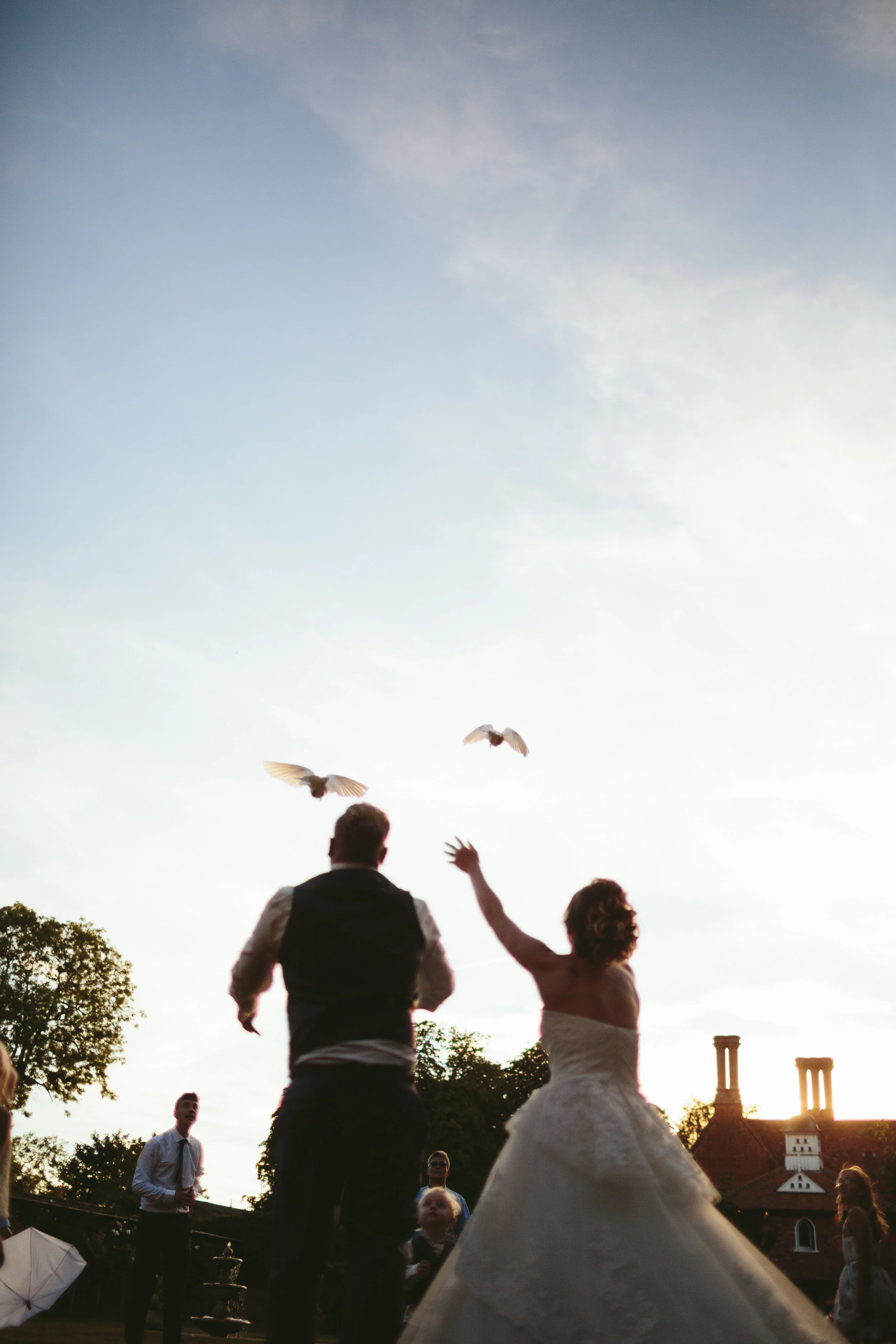 Natasha and Greg Bouquet and Doves Large Colour 073.JPG