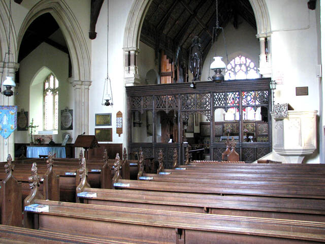 St_Mary's_church_-_the_nave_-_geograph.org.uk_-_1406300.jpg
