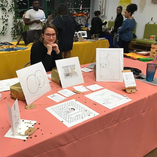 I had so much fun selling some Items last week at my work holiday market! If you would like to buy any of these Items, my Etsy shoppe is now live. I will ship very very fast so you can have your treats before Christmas! Link in bio, as they say. ⁣
⁣

