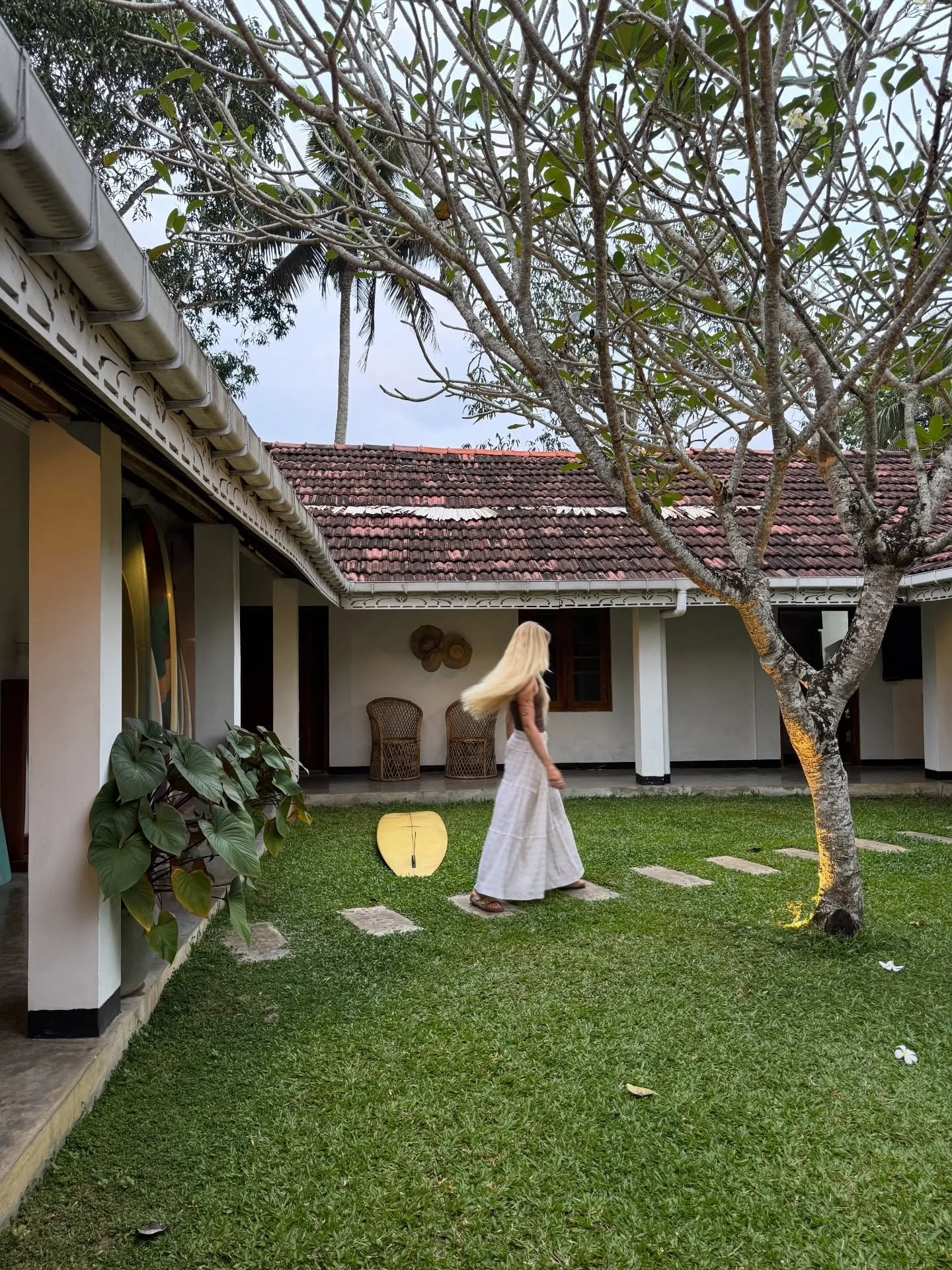 🌴🏄🏼&zwj;♀️🍍