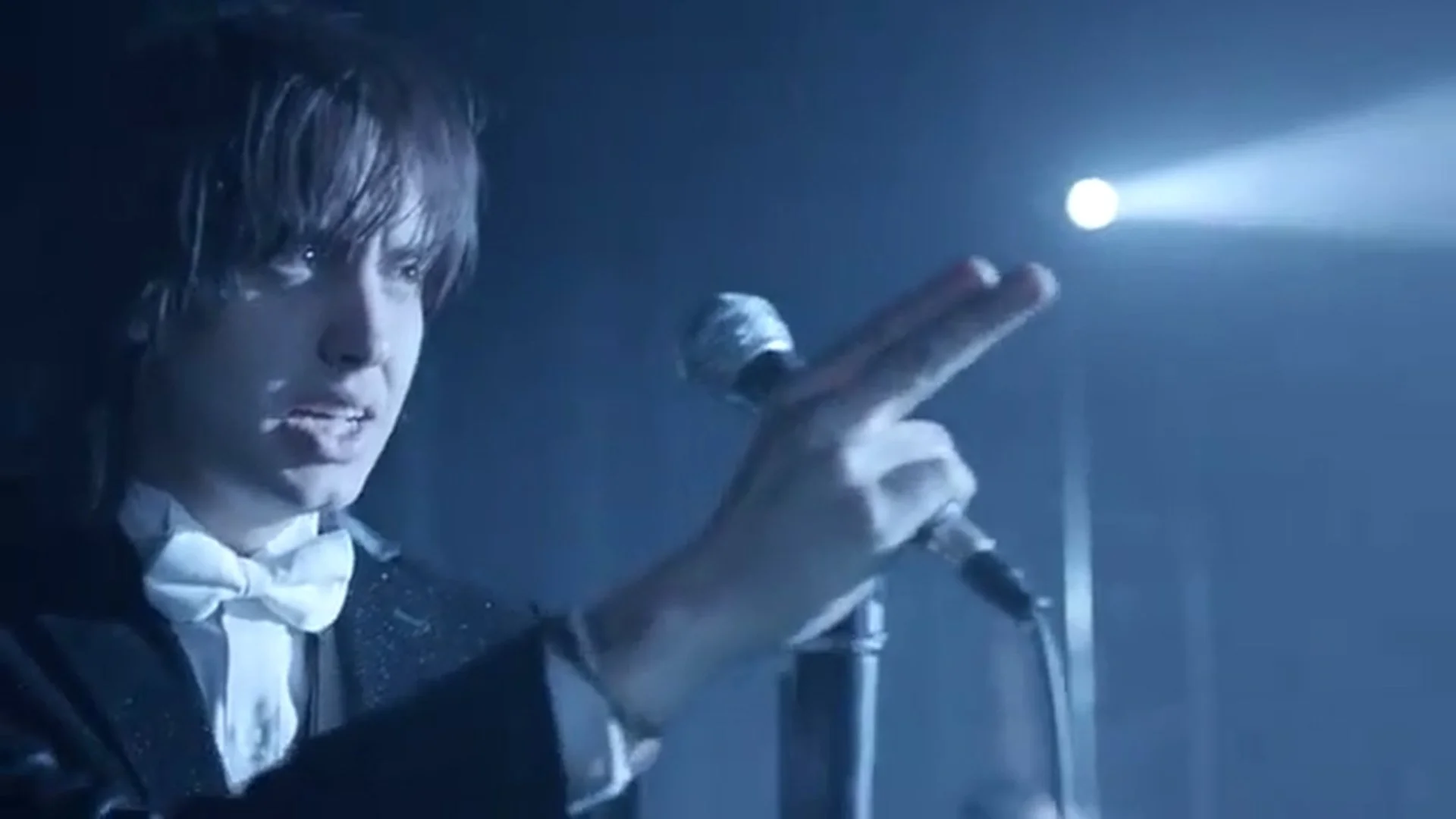 The Strokes - Under Cover Of Darkness