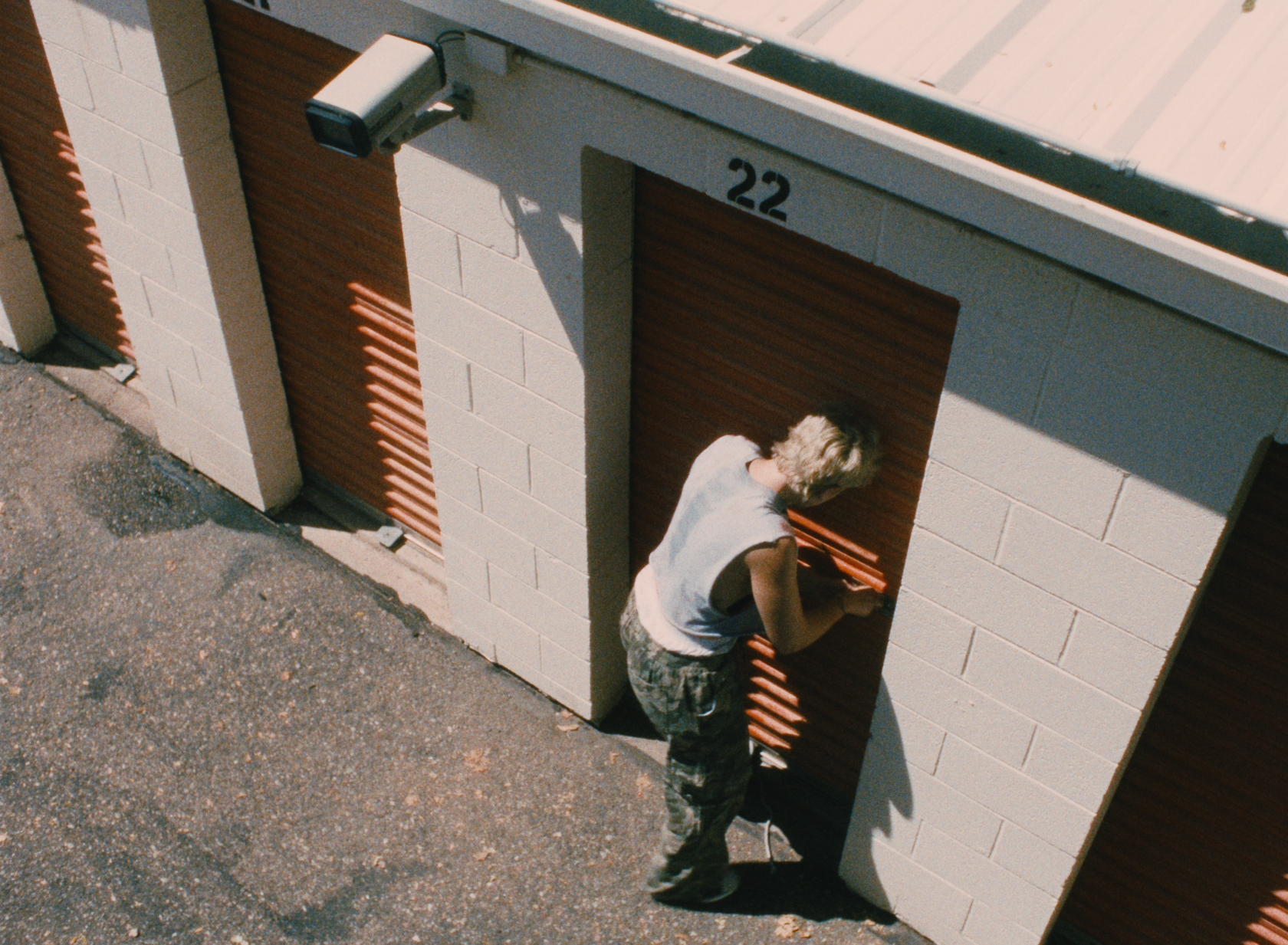 THEMOLD_COLOR7.01_25_53_13.Still223.png