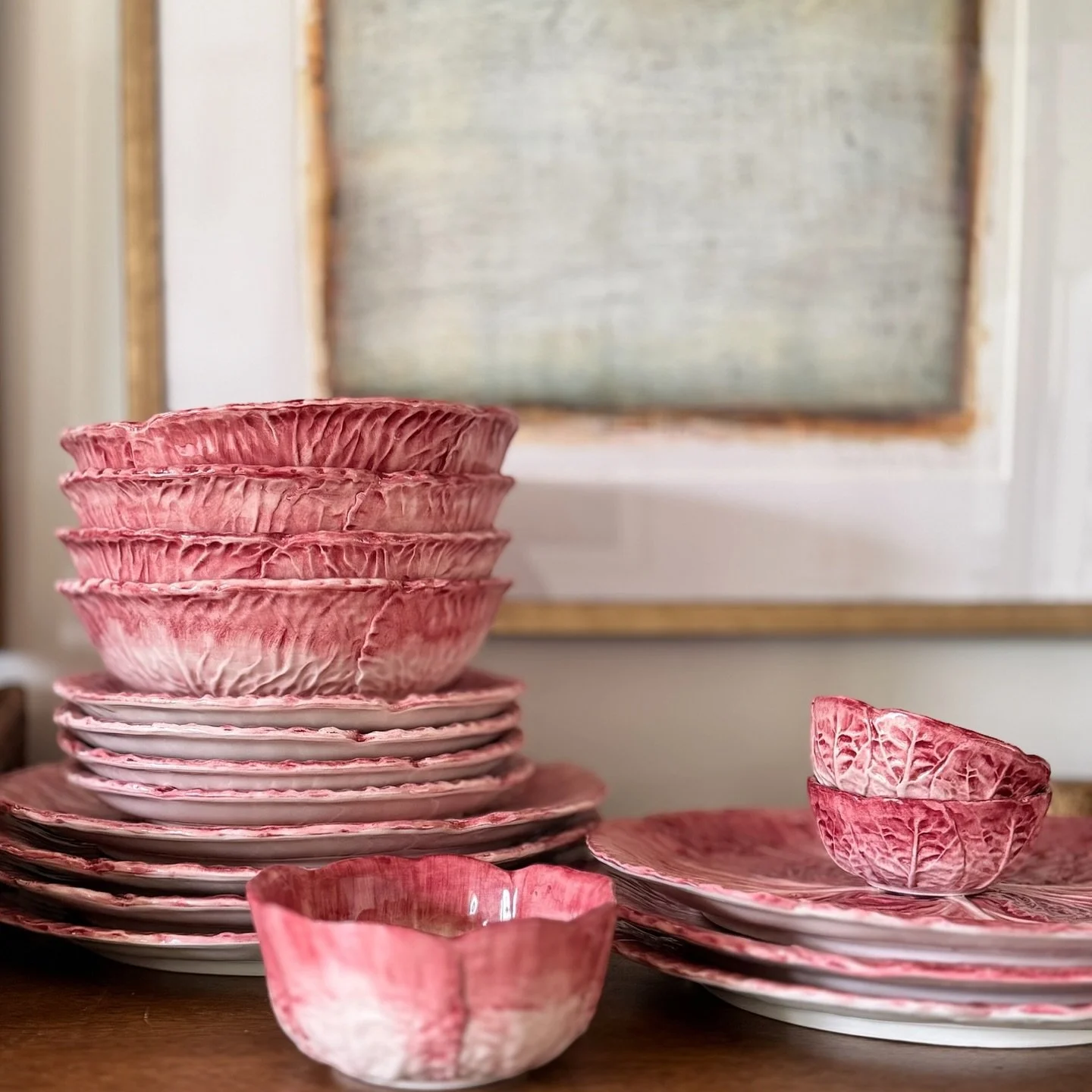 Is your boring dinnerware cramping your style? 

Celebrate the season with something truly special. Our Radicchio Dinnerware is here! 

#tableware #majolica #radicchio #natural #madeinitaly