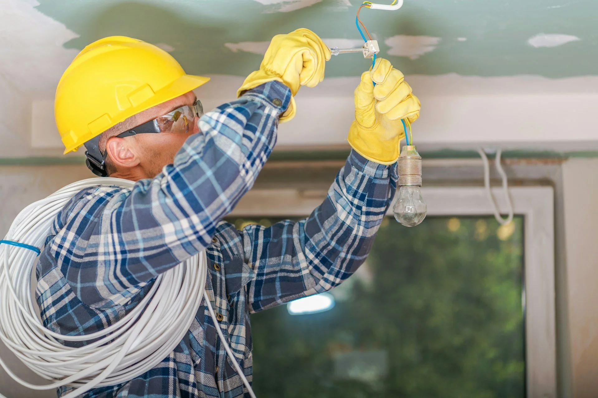 Benefits of Hiring Our Skilled Electricians in Tampa