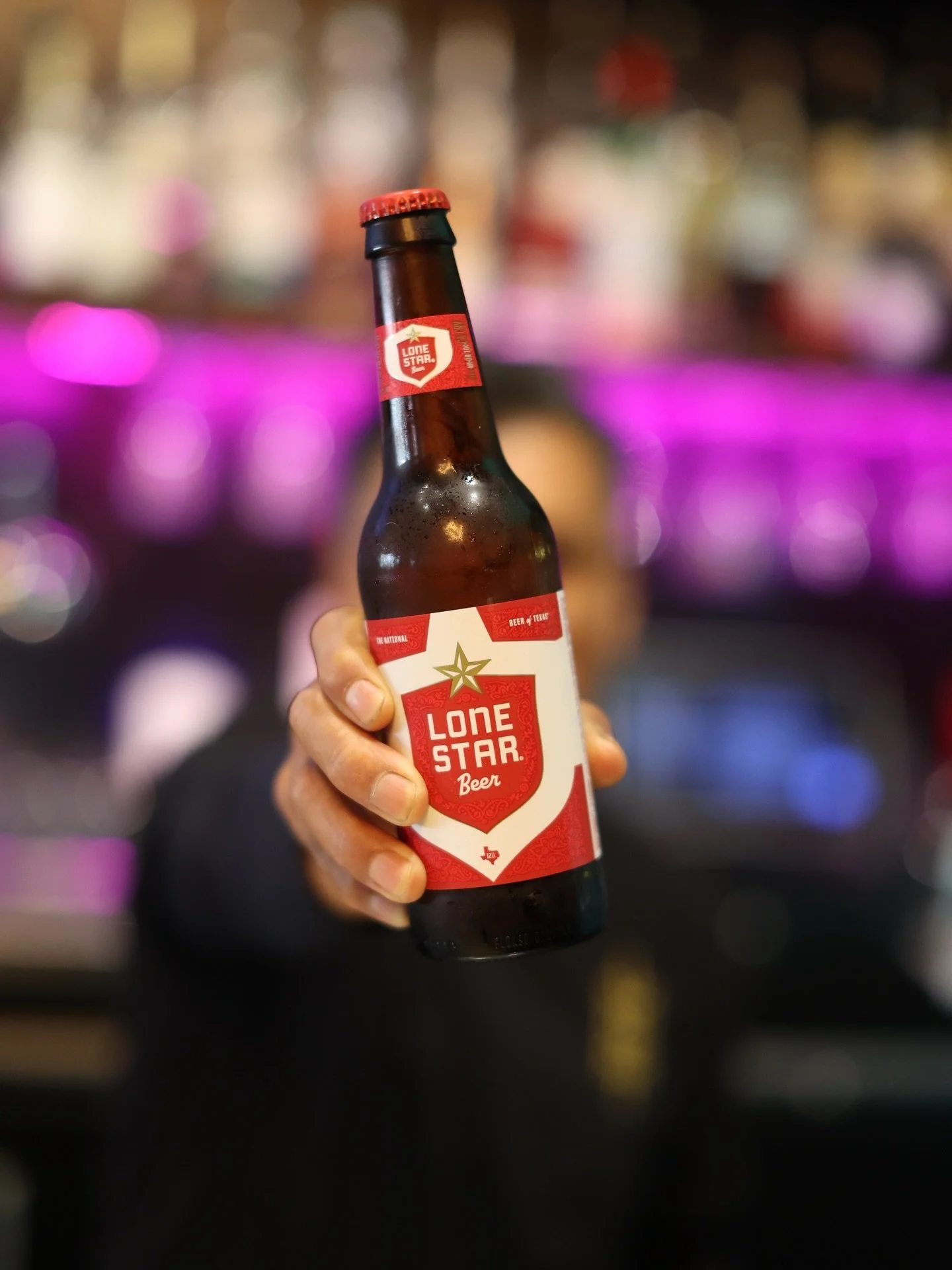 A true classic landed 🤠 Say hello to our newest beer, Lone Star! 
#MarinCounty#visitmarin#sausalito#sanrafael#millvalley#cortemadera#petaluma#santarosa