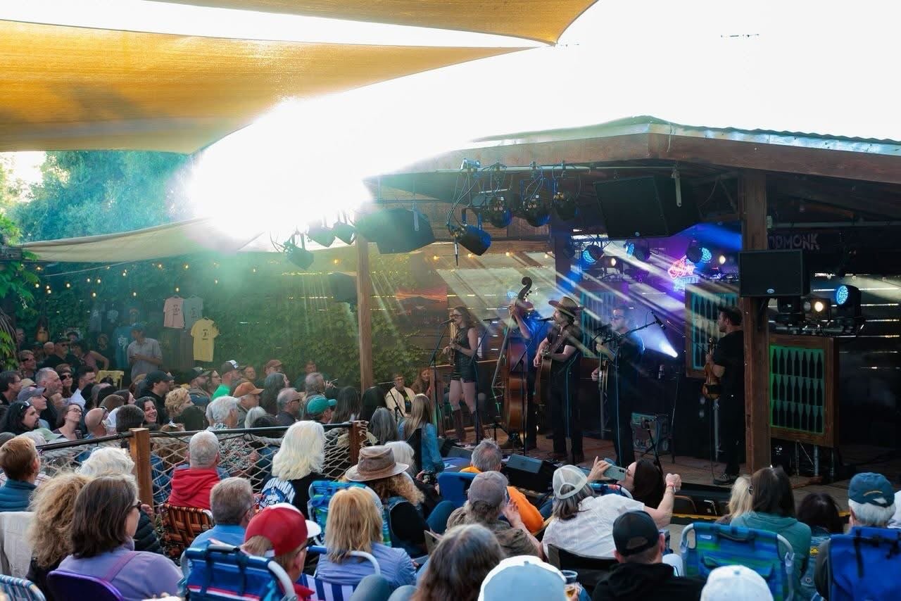 UPCOMING SHOWS 
at HopMonk Novato 

5/20: Open Mic Night ft. BRANDEIS ROCK BANDS 
5/21: Josh Brough &amp; The Contraband | Outdoors 
5/21: An Evening with Ellis Paul 
5/22: Saxsquatch | Cookout Concert Series 
5/23: Bill Kirchen | Cookout Concert Ser