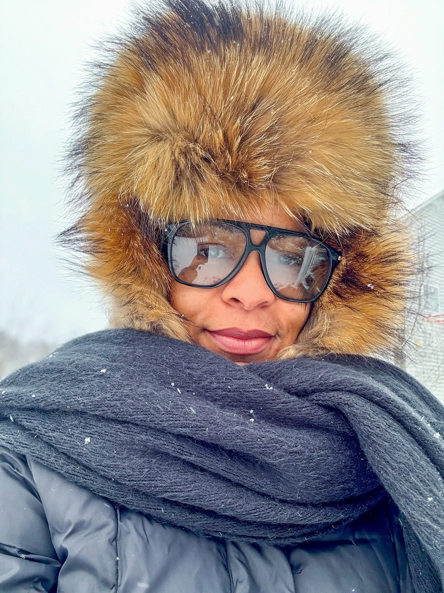 Pockets of Joy ✨ and Hey y&rsquo;all hey! Happy Monday! Hope all is well 🫶🏽 and if it&rsquo;s not, sending you a virtual hug 🤗 

When it comes to music streaming, what&rsquo;s your go to? Apple Music, Spotify, Pandora? I&rsquo;m a @spotify girlie 