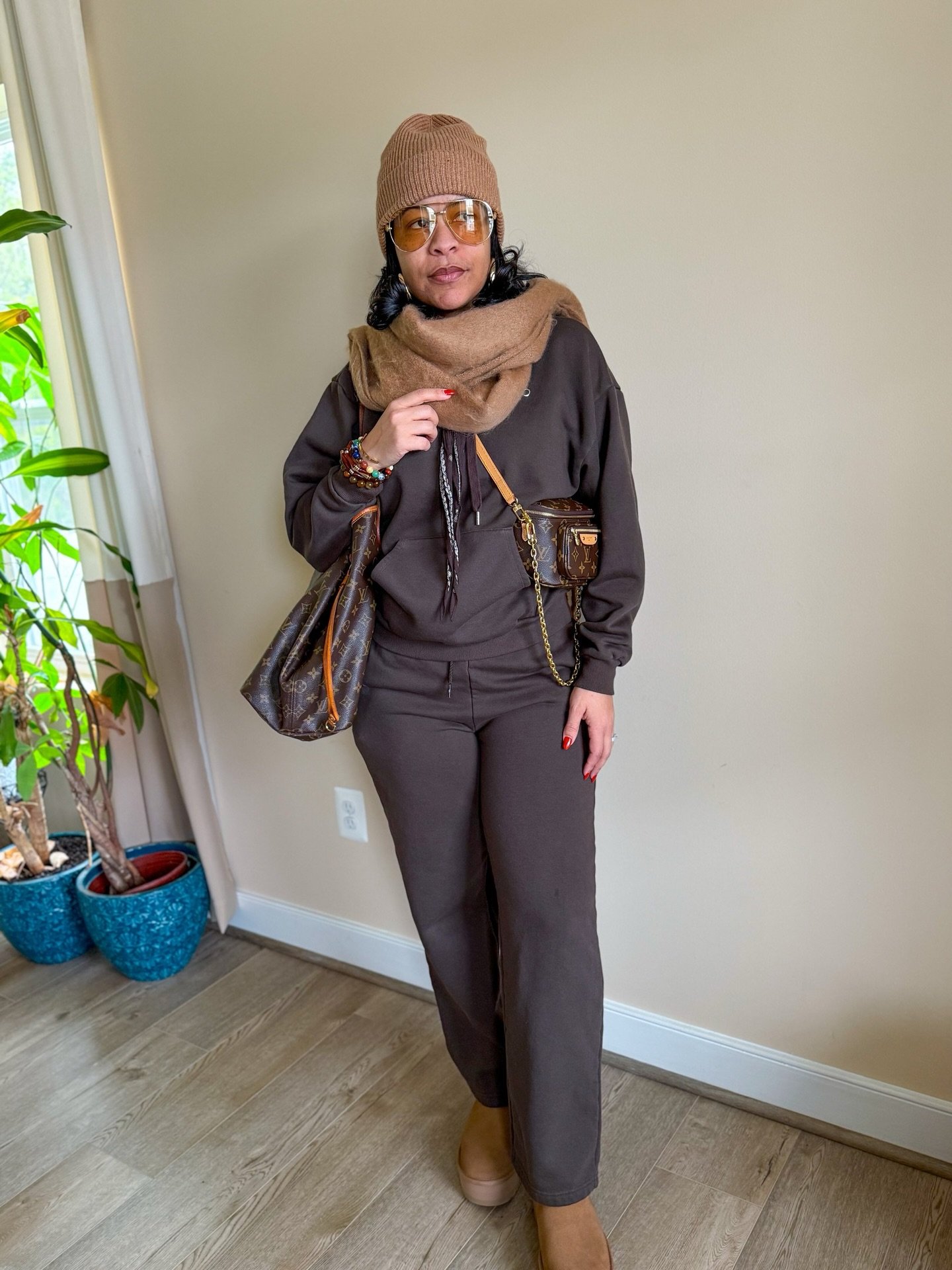 Hey y&rsquo;all, hey! Happy Monday ✨ Swipe for some reminders to take into the week. ⁠
⁠
How was your weekend?⁠
⁠
Comment SHOP below to receive a DM with the link to this post on my LTK ⬇ https://liketk.it/5KZTn