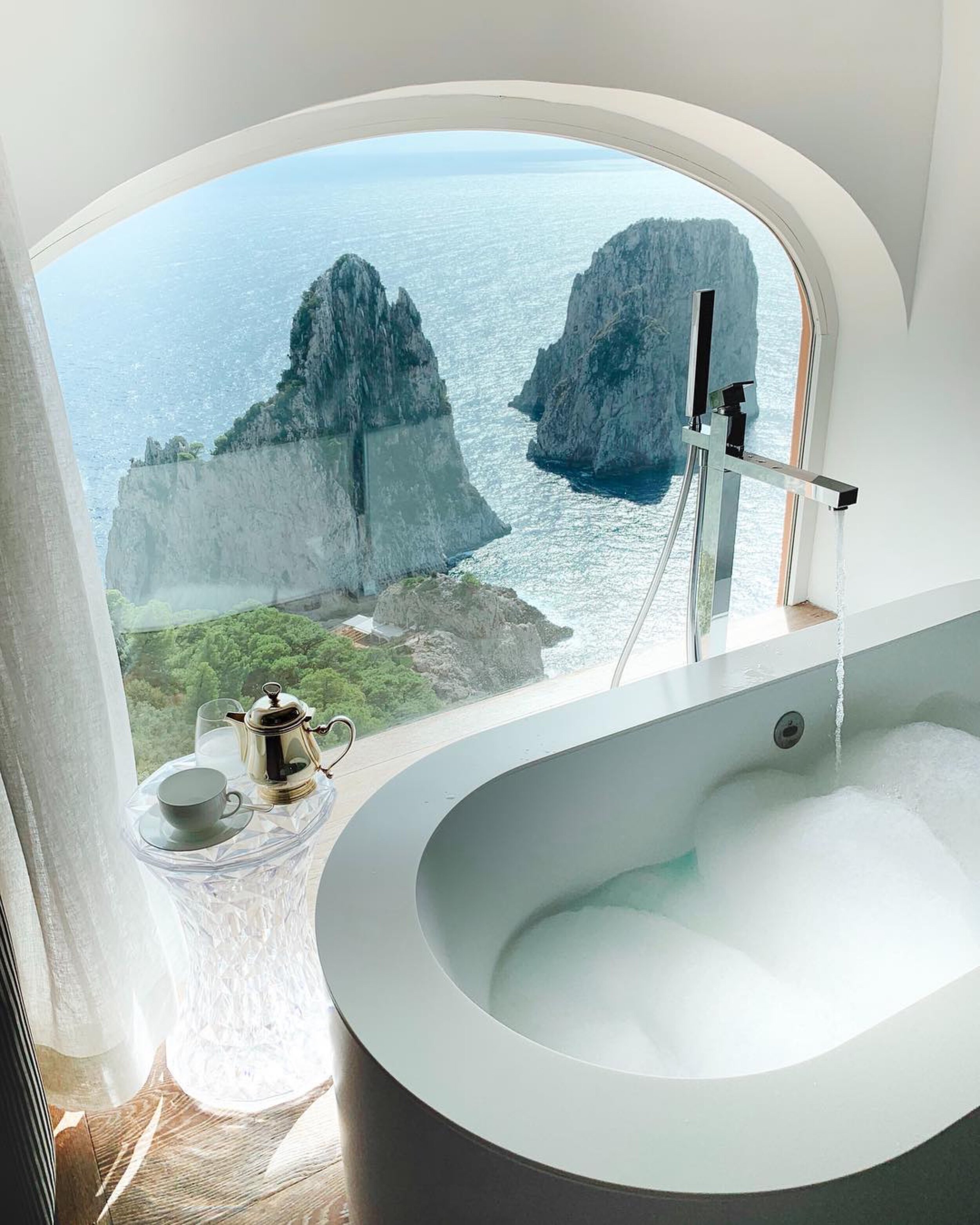 Our Top 10 Best Bathtubs