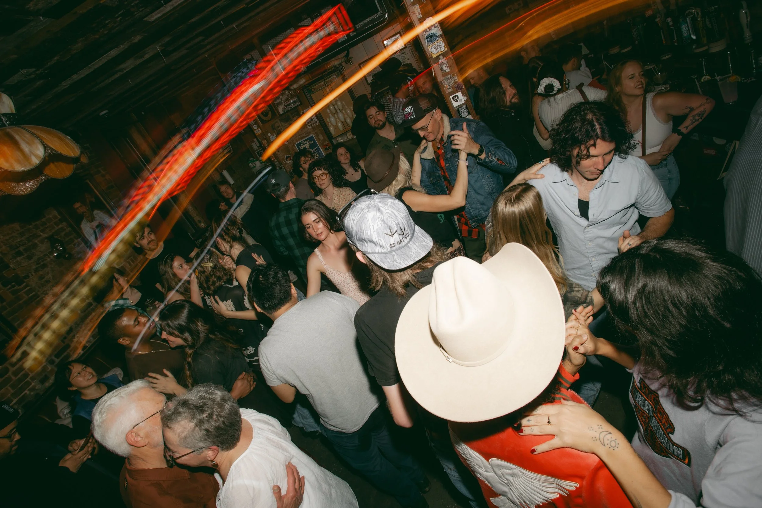 2'step 2'sdays featuring ALLISON KELLY 