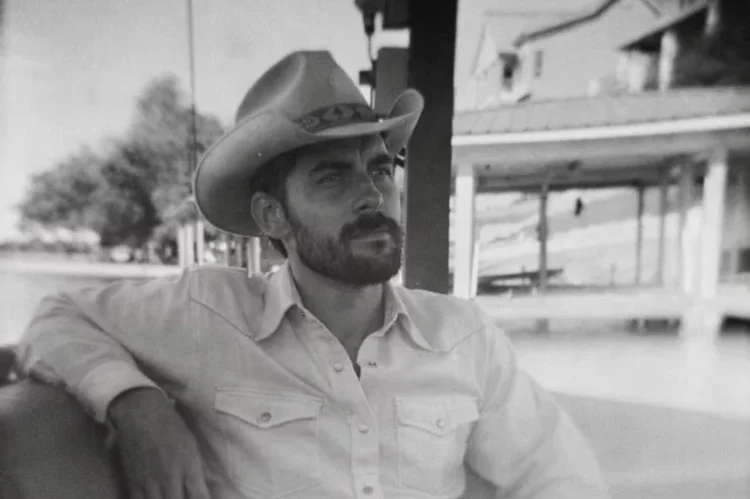 ROBERT ELLIS w/ ALICIA BLUE