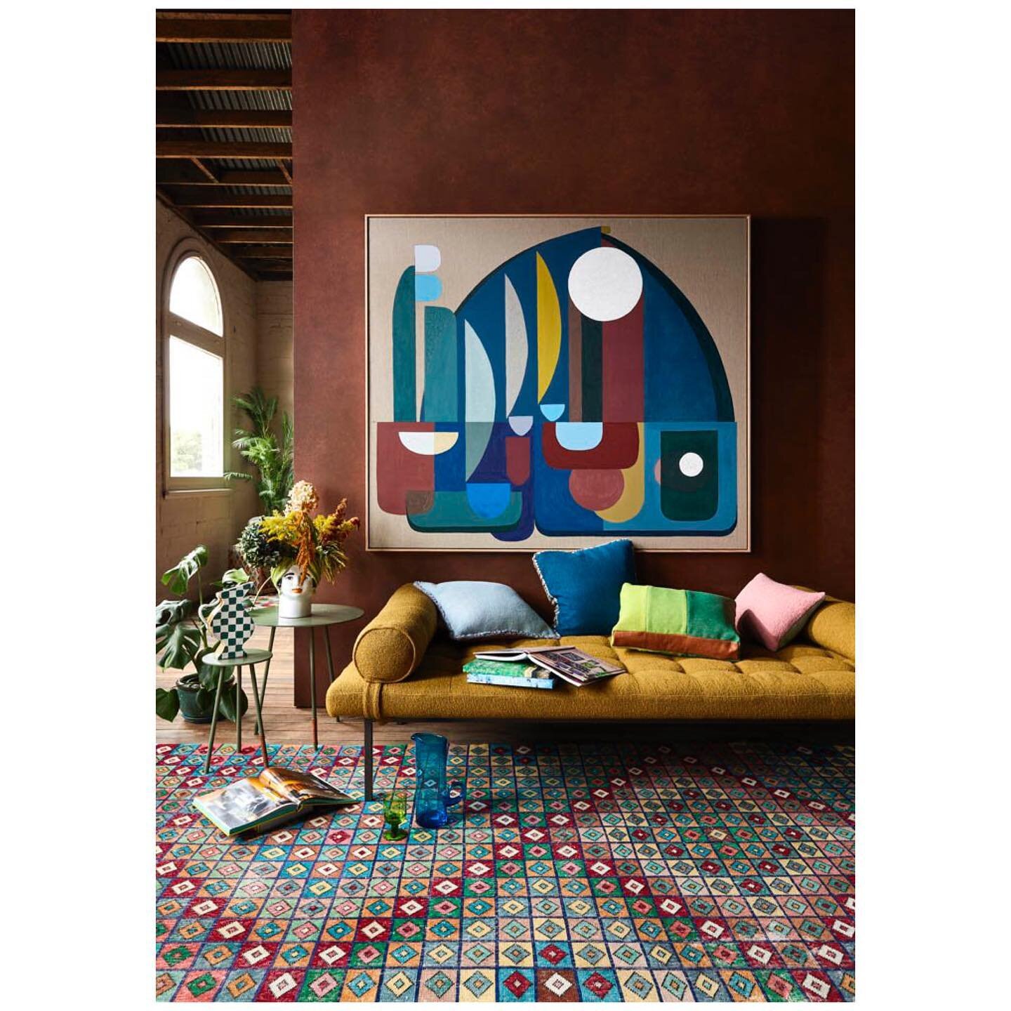 How is this mega masterpiece still available online&hellip;. All the prefect colours and the details in that composition&hellip;. Absolutely stunning @studioelwood_art. Check out the current sale @greenhouseinteriors 30%off selected artworks 
-
Styli