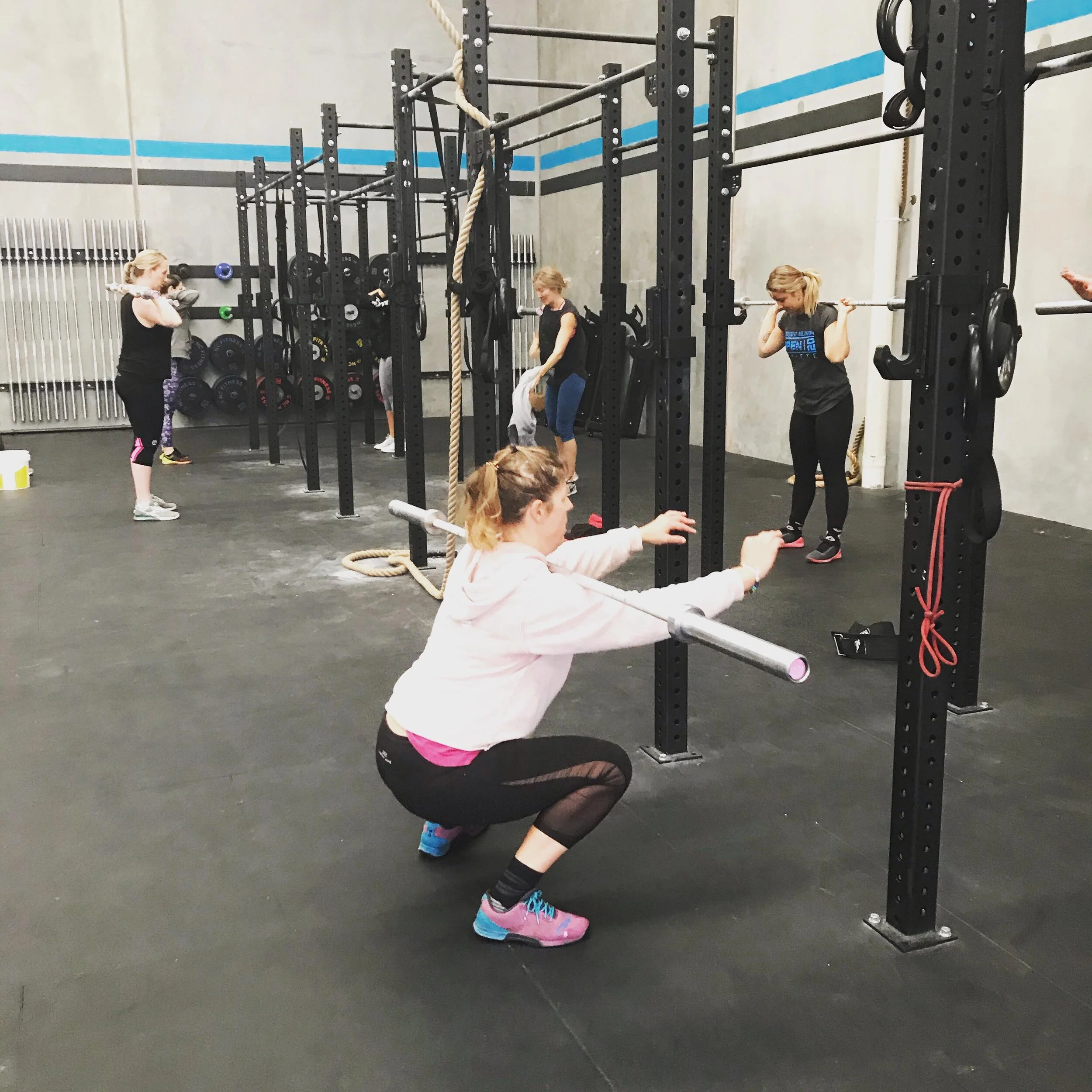 Picture of people doing CrossFit