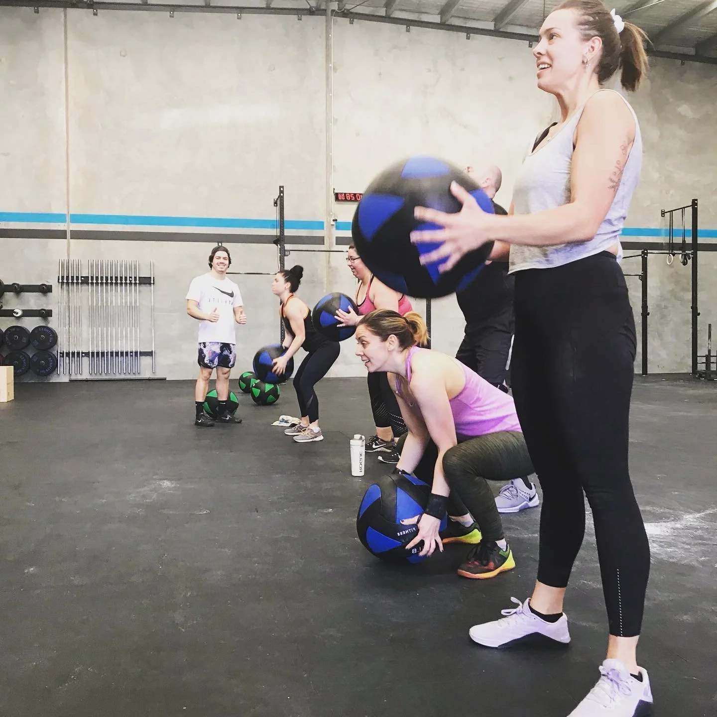 Picture+of+people+doing+CrossFit