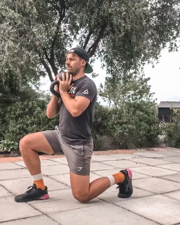 🔥Full Body KB Burn🔥

Today&rsquo;s #WOD has a full body focus, from the lower legs to the top of your shoulders🙃🔥.

Equipment: 1 Kettlebell (pick your weight carefully🙃, I recommend starting light as you can always increase in later rounds)

4 e