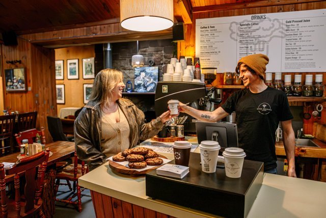 Clean_Cravings_Eatery_Gellibrand_Taryn_Elder_FG8A4803-Enhanced-NR-small.jpg